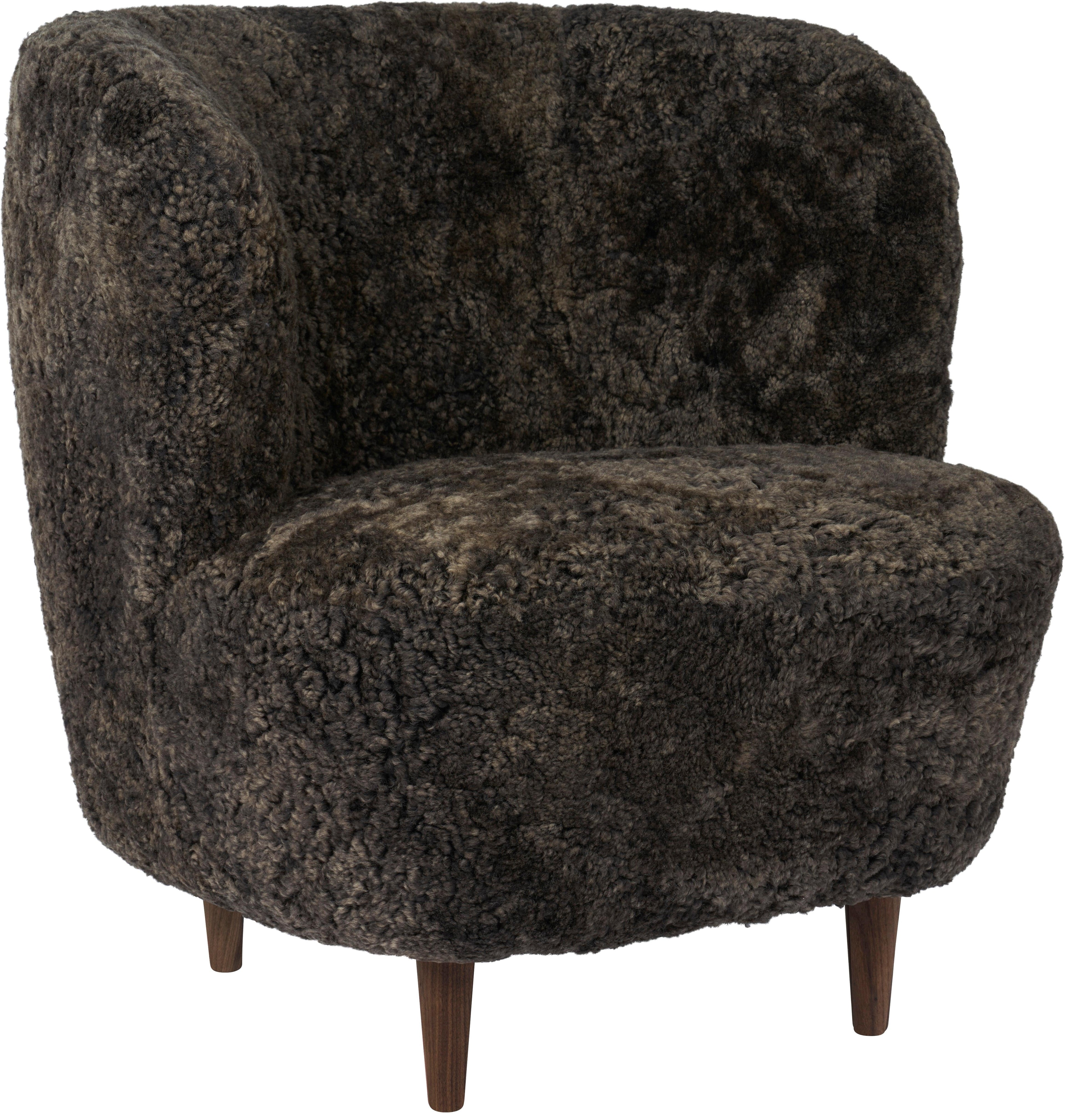 https://a.1stdibscdn.com/customizable-gubi-stay-lounge-chair-by-space-copenhagen-for-sale-picture-9/f_44652/f_285558021651864294931/Stay_LoungeChair_75_Wood_FullyUpholstered_AmericanWalnut_Skandilock_Curly_Espresso_ItemNr_10052251_F3Q_master.jpg