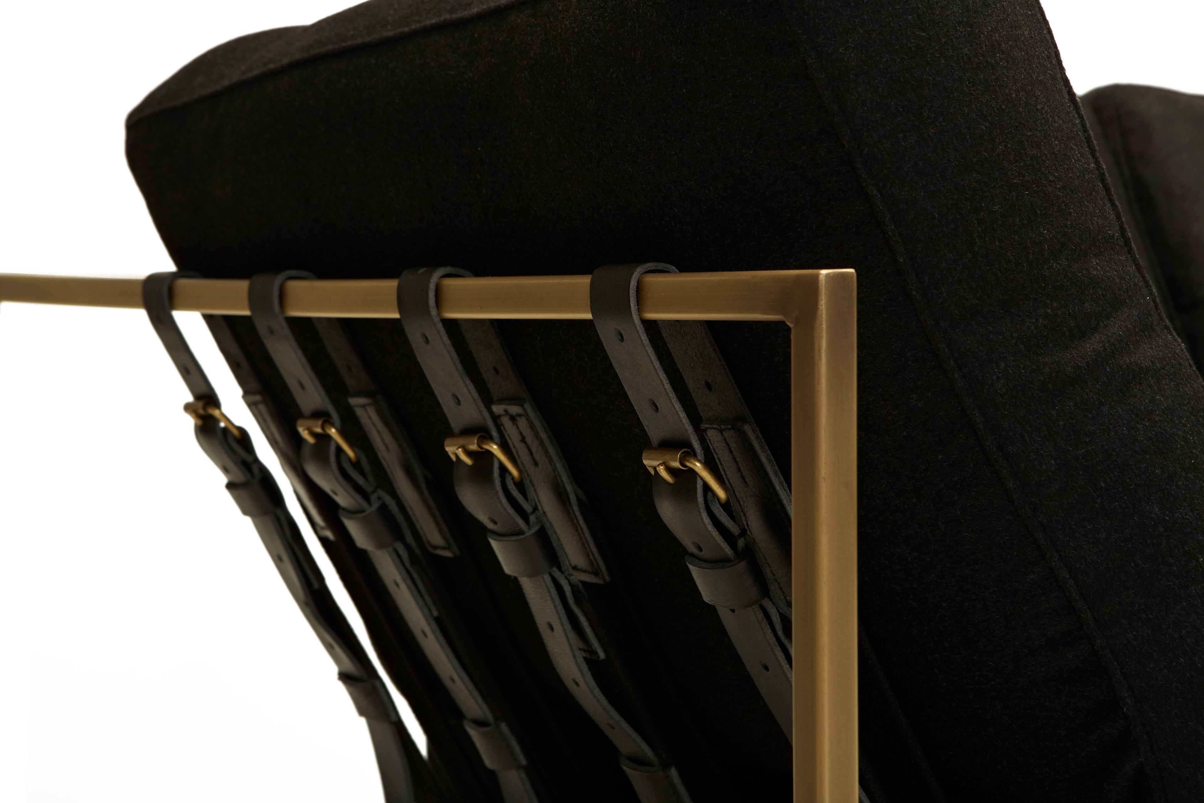 https://a.1stdibscdn.com/archivesE/upload/f_24923/1486168840889/StephenKenn_BlackWool_Brass_Sofa_detail_master.jpg