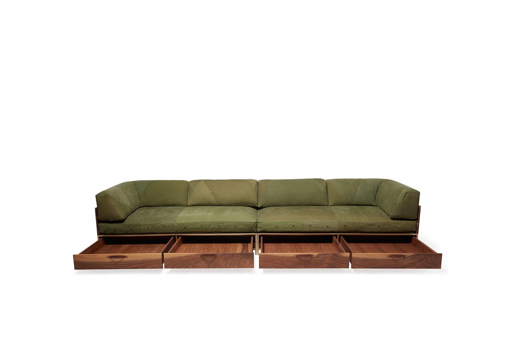 https://a.1stdibscdn.com/vintage-military-canvas-guest-bed-sofa-with-storage-drawers-for-sale-picture-5/f_24923/f_240701521623090925850/StephenKenn_MilitaryCanvas_AntBrass_GuestBed_web_03_master.jpg