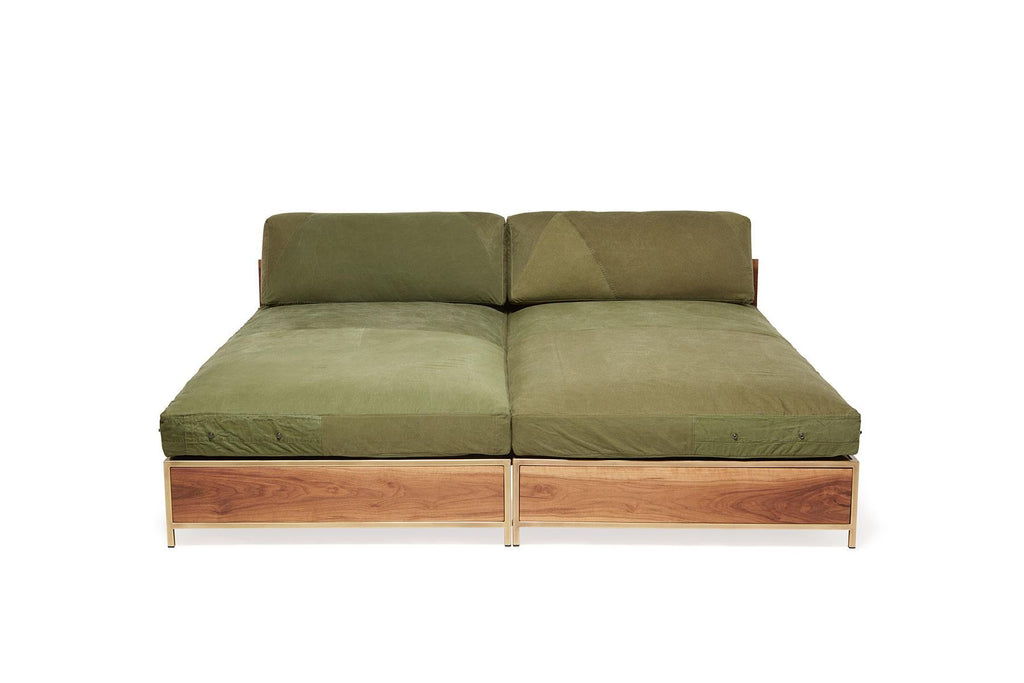 https://a.1stdibscdn.com/vintage-military-canvas-guest-bed-sofa-with-storage-drawers-for-sale-picture-7/f_24923/f_240701521623090930074/StephenKenn_MilitaryCanvas_AntBrass_GuestBed_web_07_master.jpg