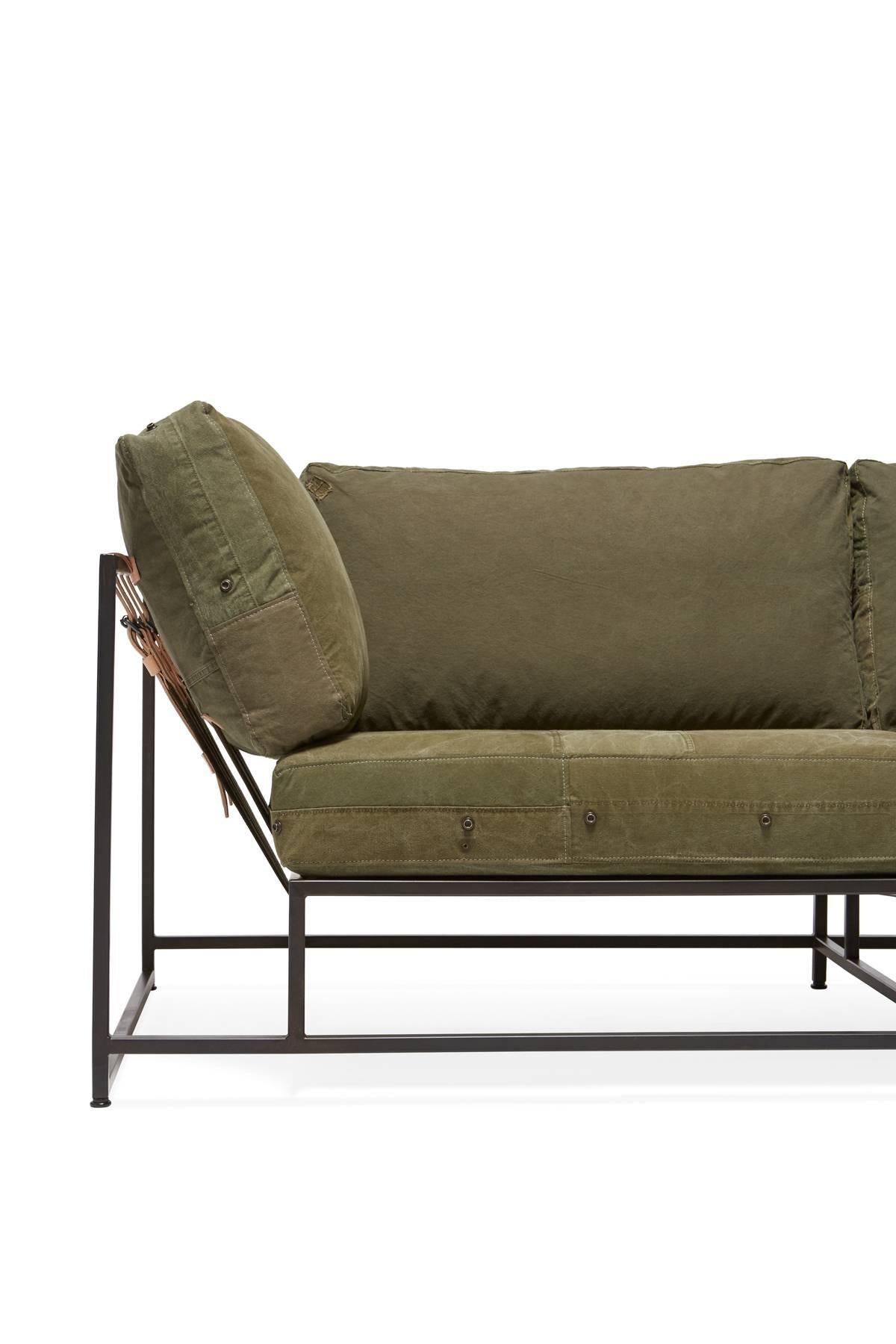https://a.1stdibscdn.com/archivesE/upload/f_24923/1485890430588/StephenKenn_MilitaryCanvas_VegTan_TwoSeat_Sofa_9_web_master.jpg