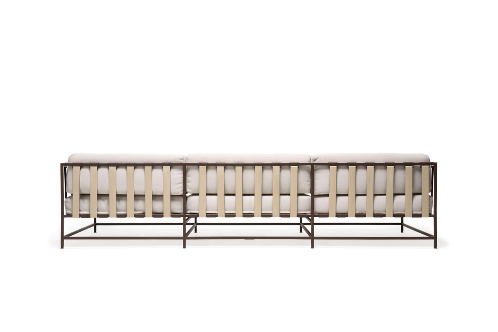 https://a.1stdibscdn.com/outdoor-sunbrella-cream-marbled-rust-sofa-for-sale-picture-3/f_24923/f_400872421717781970244/StephenKenn_Sofa_BlendLinen_MarbledRust_2022_03_web_master.jpg