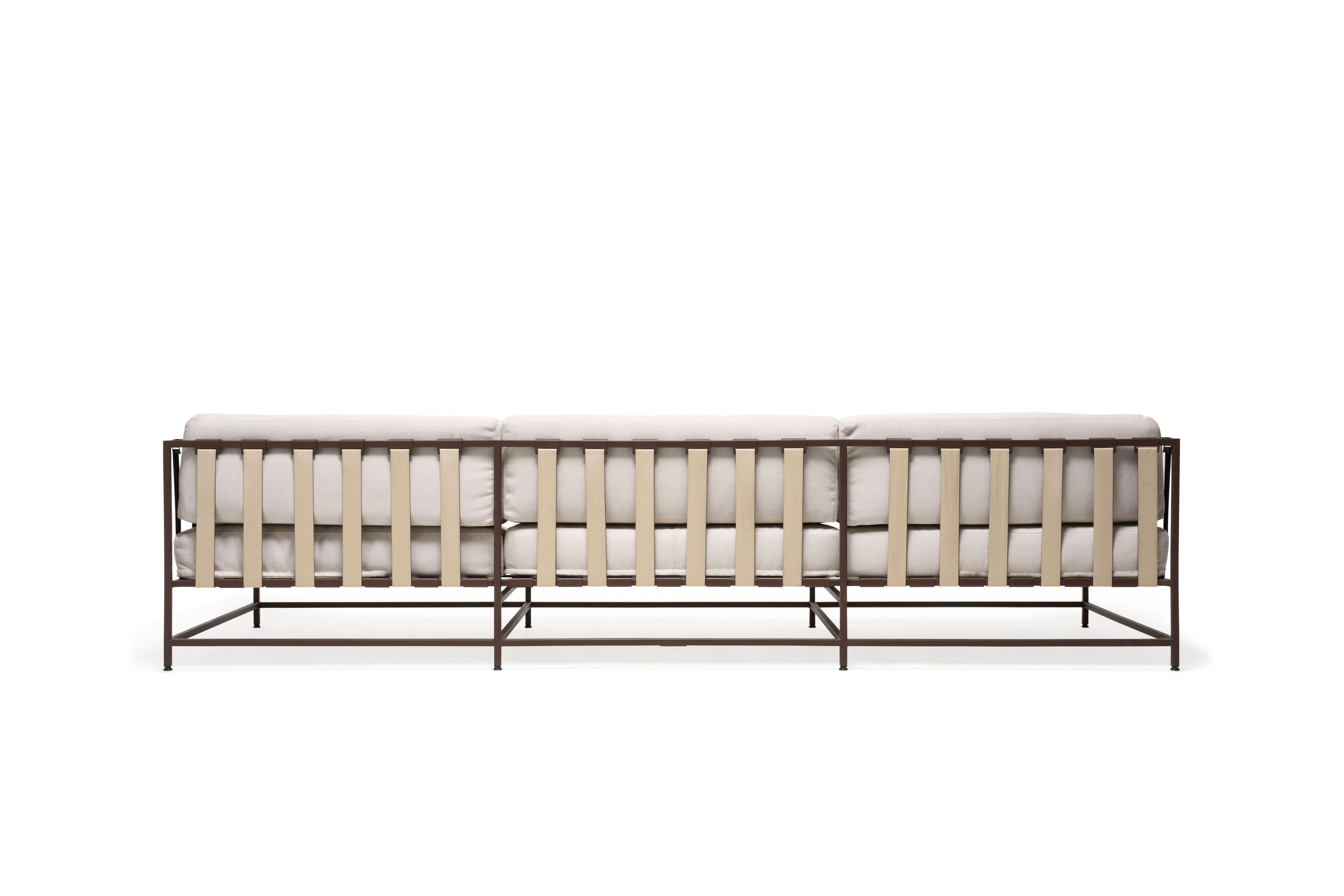 https://a.1stdibscdn.com/outdoor-sunbrella-cream-marbled-rust-sofa-for-sale-picture-3/f_24923/f_400872421717781970244/StephenKenn_Sofa_BlendLinen_MarbledRust_2022_03_web_master.jpg