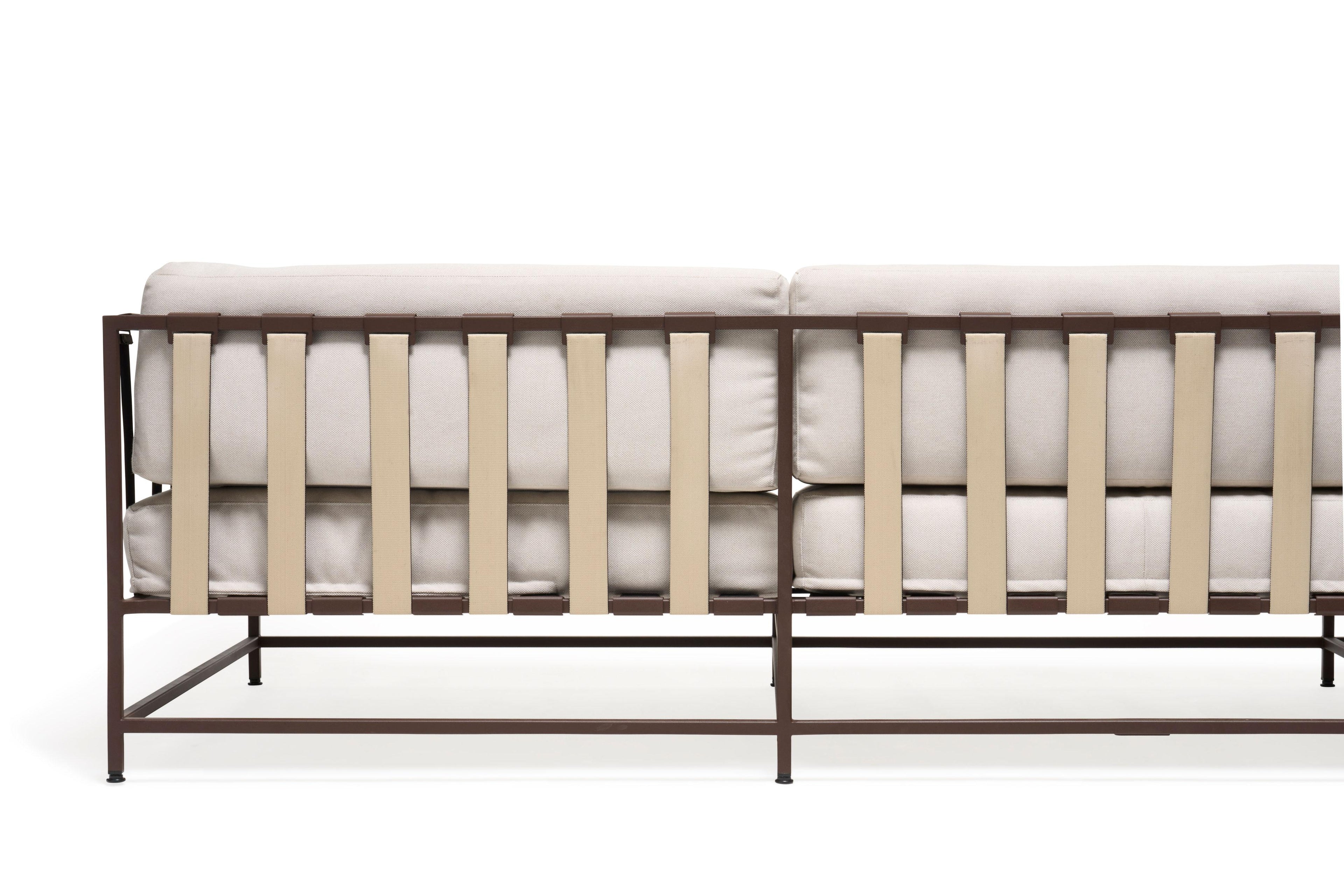 https://a.1stdibscdn.com/outdoor-sunbrella-cream-marbled-rust-sofa-for-sale-picture-5/f_24923/f_400872421717781971731/StephenKenn_Sofa_BlendLinen_MarbledRust_2022_05_web_master.jpg
