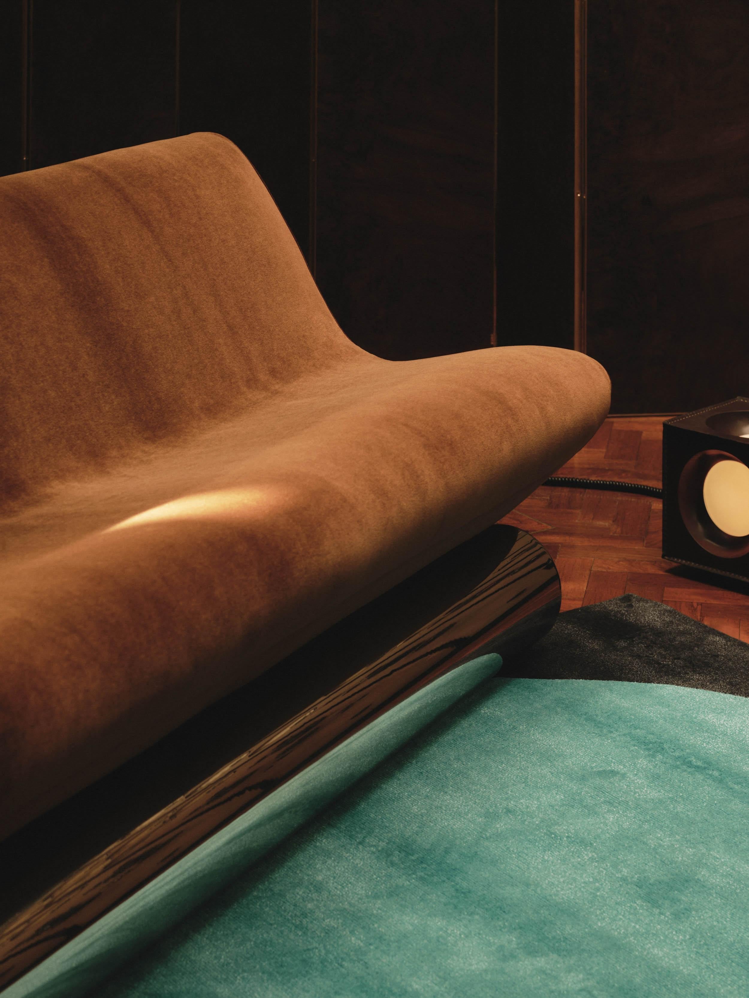 https://a.1stdibscdn.com/vanguard-rich-tobacco-velvet-sofa-by-studio-brocky-for-sale-picture-2/f_12192/f_487479421770740162738/Studio_Brocky_Vanguard_Sofa_Brown_Velvet_02_master.jpg