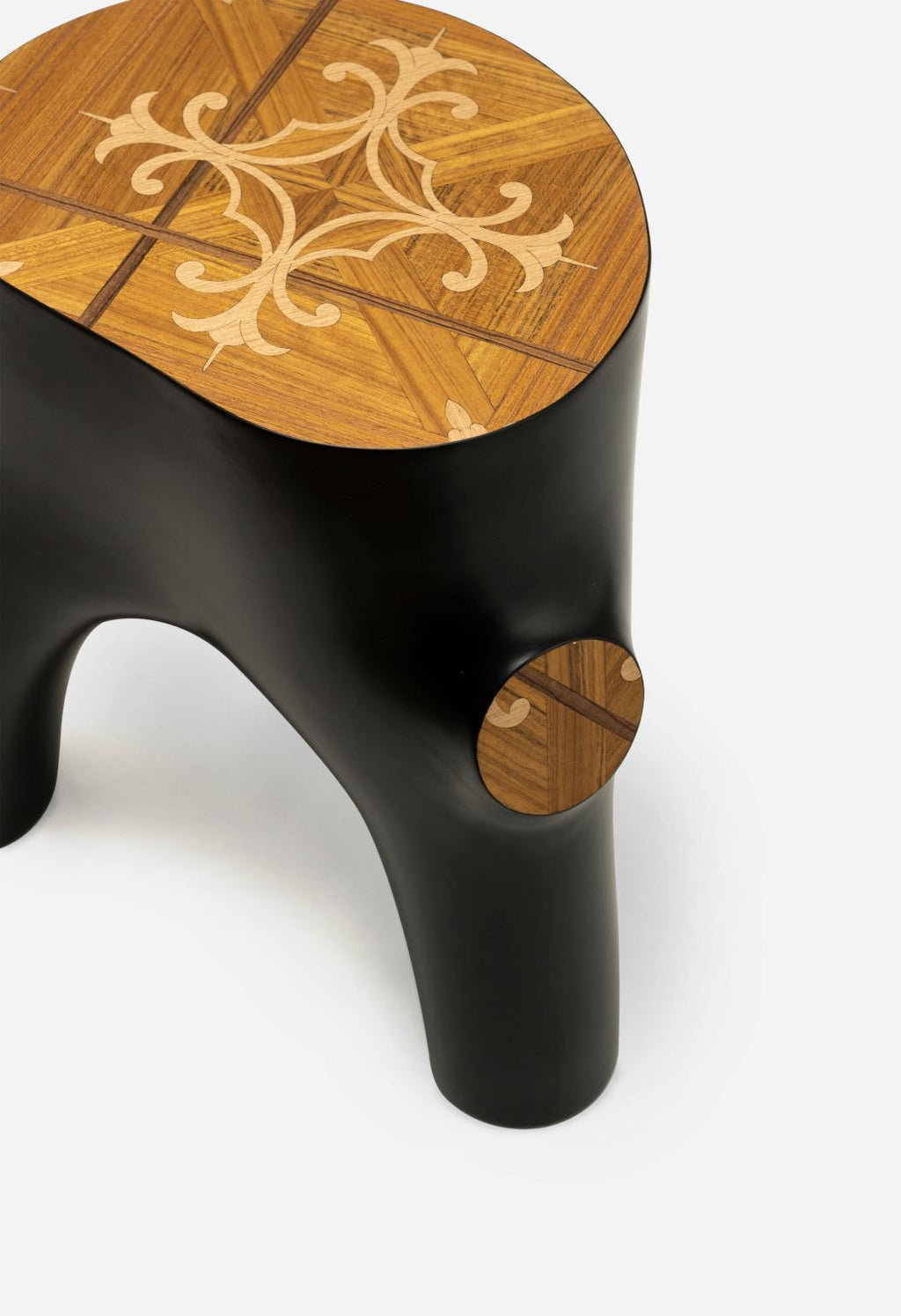 https://a.1stdibscdn.com/21st-century-side-tables-marcantonio-inlay-wood-scapin-lacquered-black-for-sale-picture-2/f_54982/f_238873421621704411304/Stump_2_detail_SCAPIN_COLLEZIONI_master.jpg