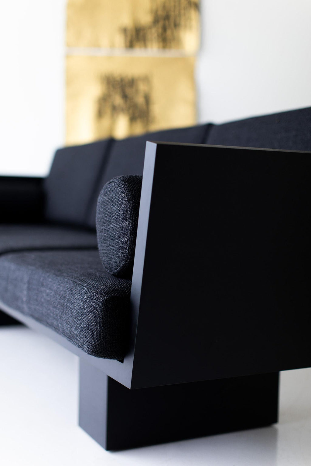 https://a.1stdibscdn.com/suelo-modern-black-sofa-for-sale-picture-3/f_9720/1600440504652/Suelo_Black_Modern_Sofa_1020_03_master.jpg