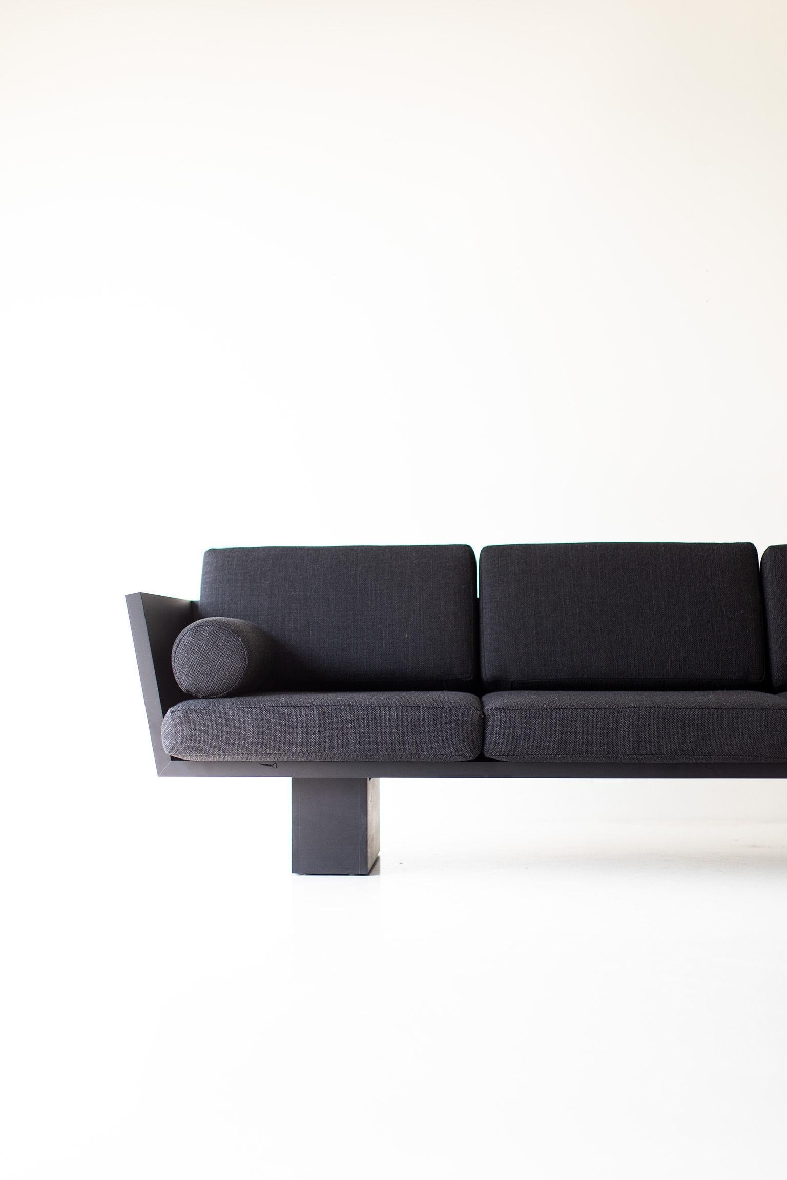 https://a.1stdibscdn.com/suelo-modern-black-sofa-for-sale-picture-6/f_9720/1600440506855/Suelo_Black_Modern_Sofa_1020_06_master.jpg