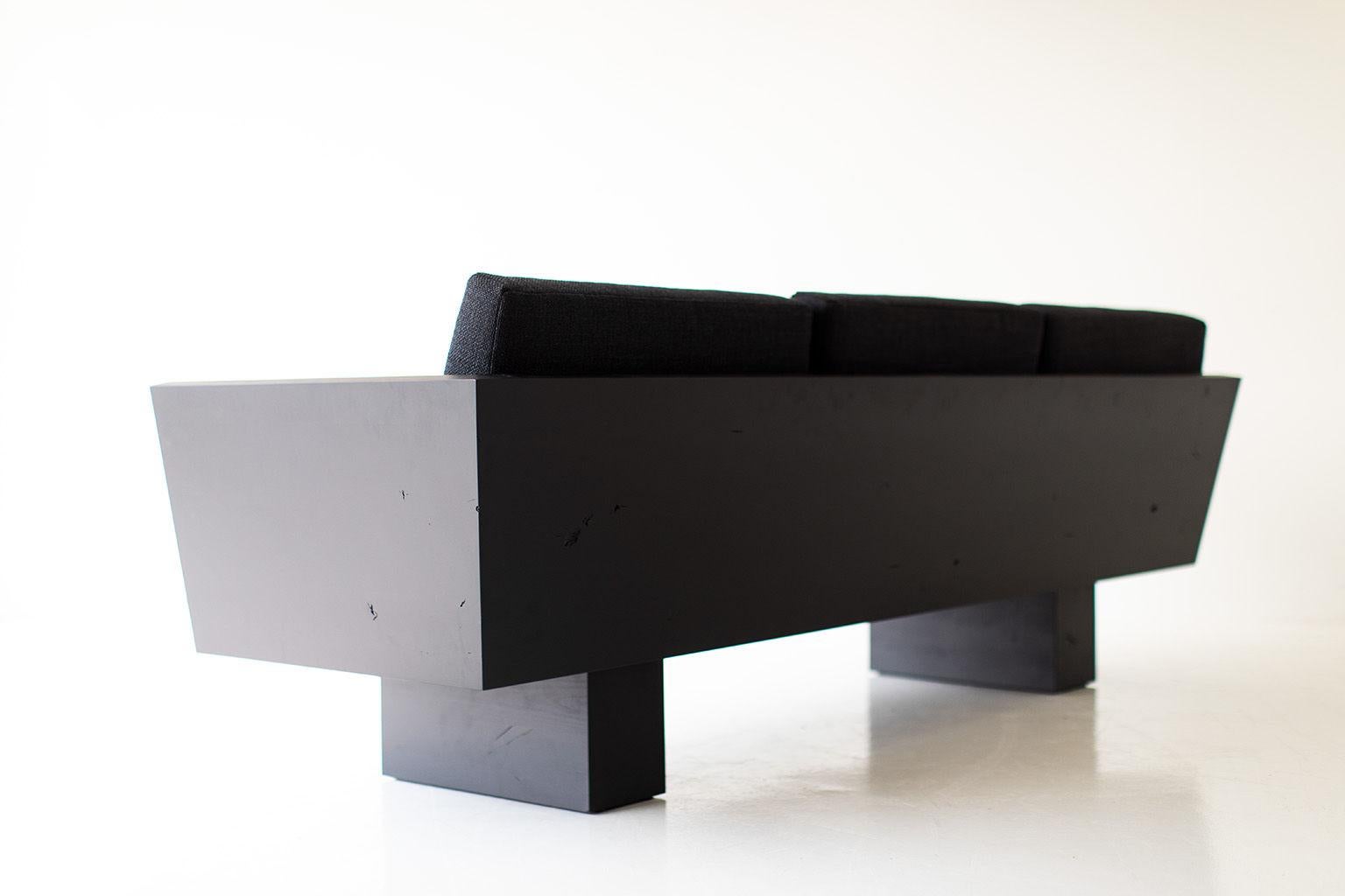 https://a.1stdibscdn.com/suelo-modern-black-sofa-for-sale-picture-15/f_9720/1600440513924/Suelo_Black_Modern_Sofa_1020_15_master.jpg