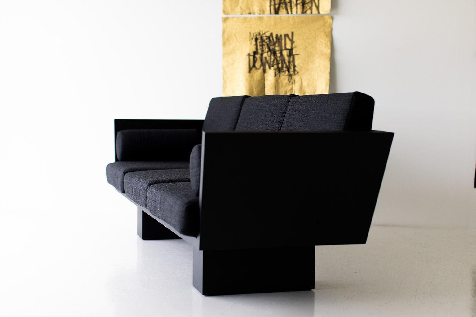 https://a.1stdibscdn.com/suelo-modern-black-sofa-for-sale-picture-17/f_9720/1600440516259/Suelo_Black_Modern_Sofa_1020_17_master.jpg