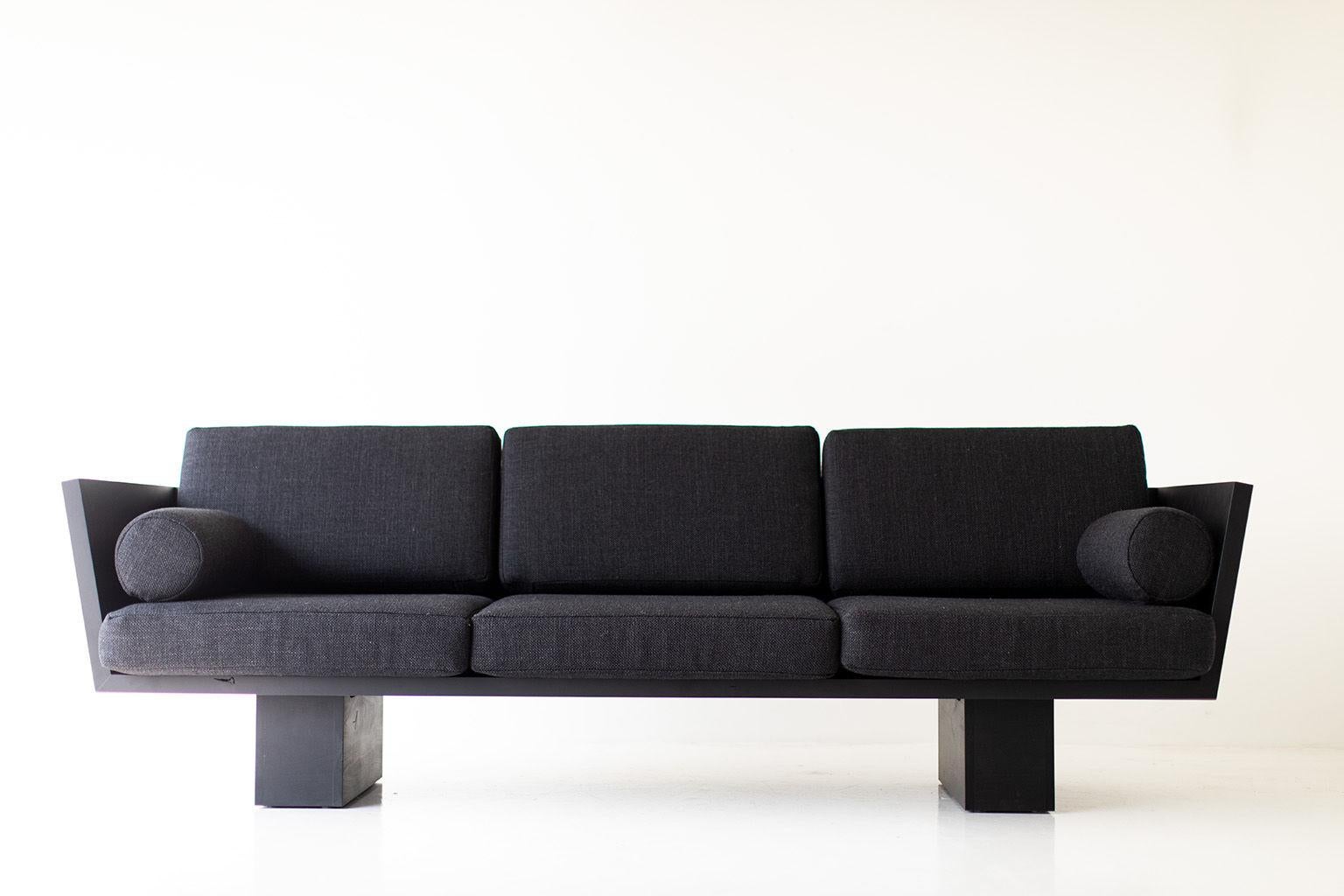https://a.1stdibscdn.com/suelo-modern-black-sofa-for-sale-picture-18/f_9720/1600440516782/Suelo_Black_Modern_Sofa_1020_18_master.jpg