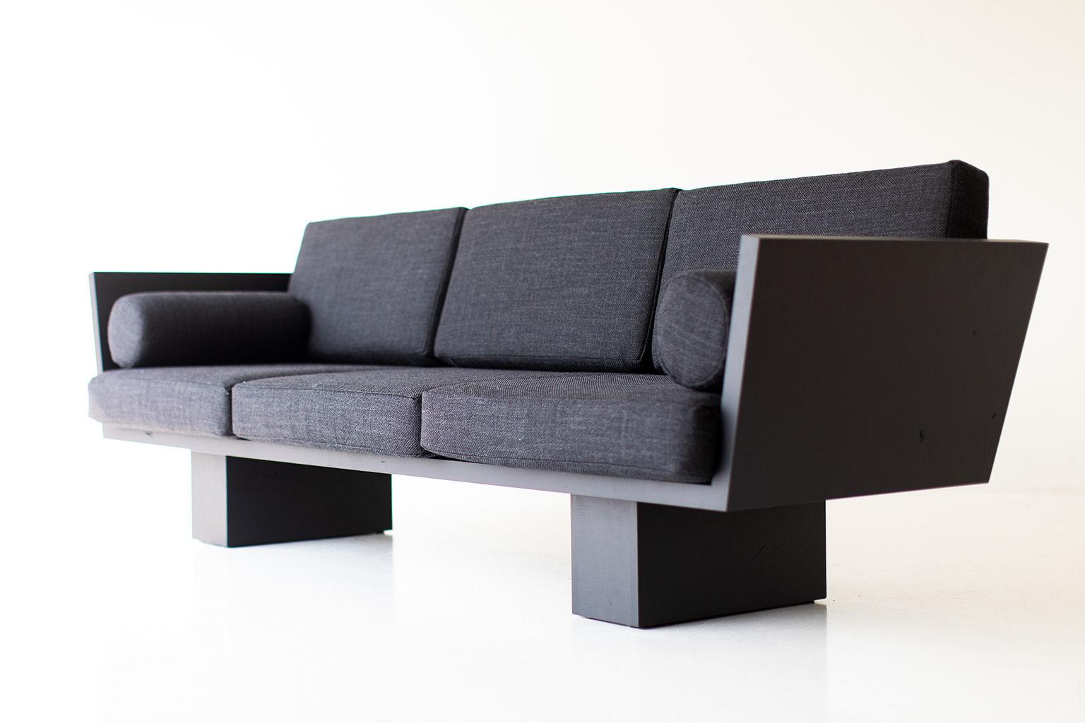 https://a.1stdibscdn.com/suelo-modern-outdoor-sofa-for-sale-picture-4/f_9720/1600712360187/Suelo_Modern_Outdoor_Sofa_04_master.jpg