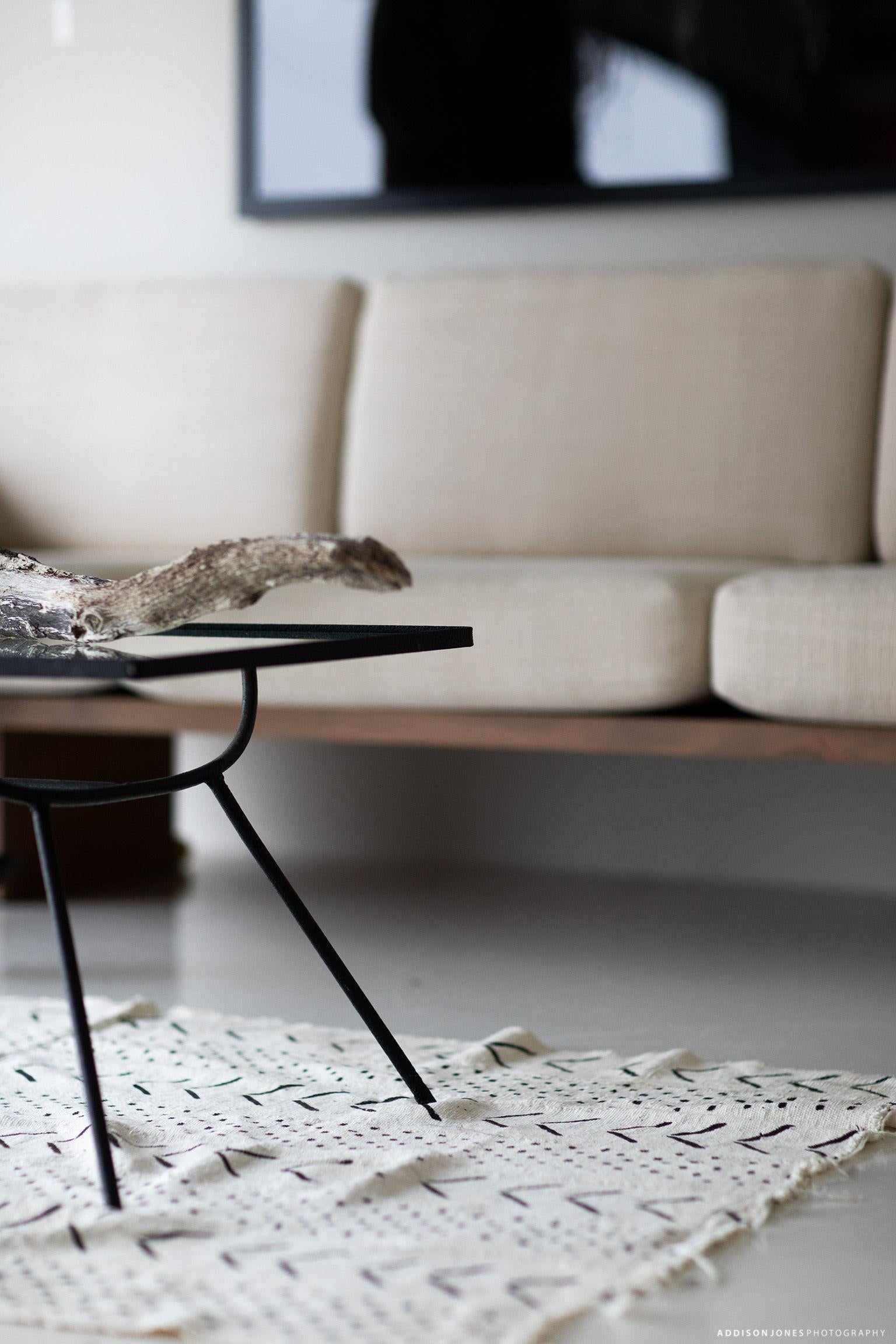https://a.1stdibscdn.com/suelo-modern-wood-sofa-for-sale-picture-9/f_9720/1584464615948/Suelo_Modern_Wood_Sofa_09_master.jpg