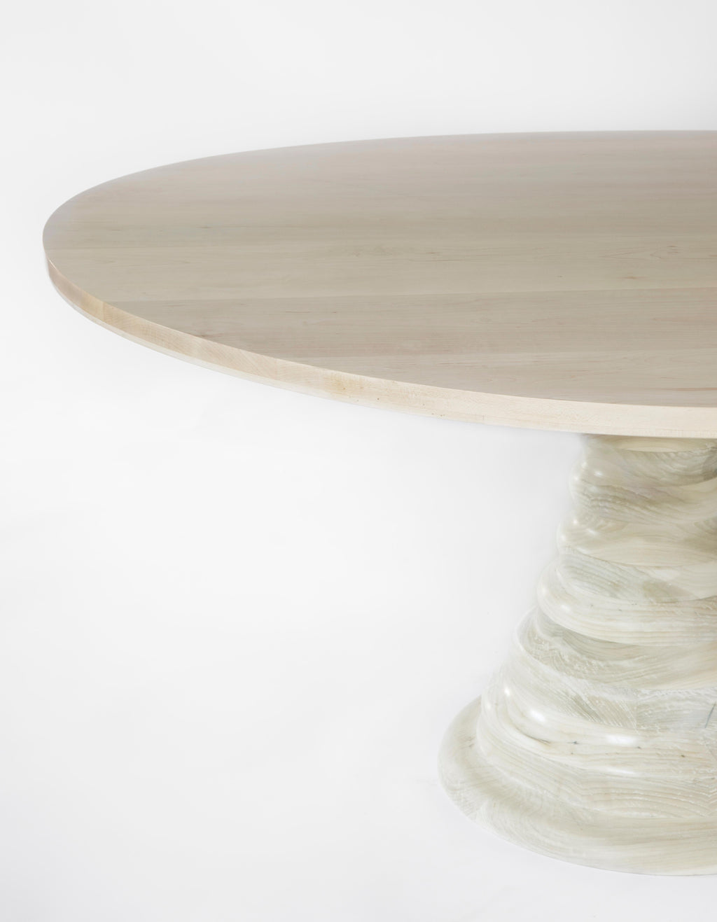 https://a.1stdibscdn.com/amelia-single-pedestal-table-antique-white-for-sale-picture-2/f_107842/f_485580221769637935459/Summer_2019_Doorman_Designs_29_master.JPG
