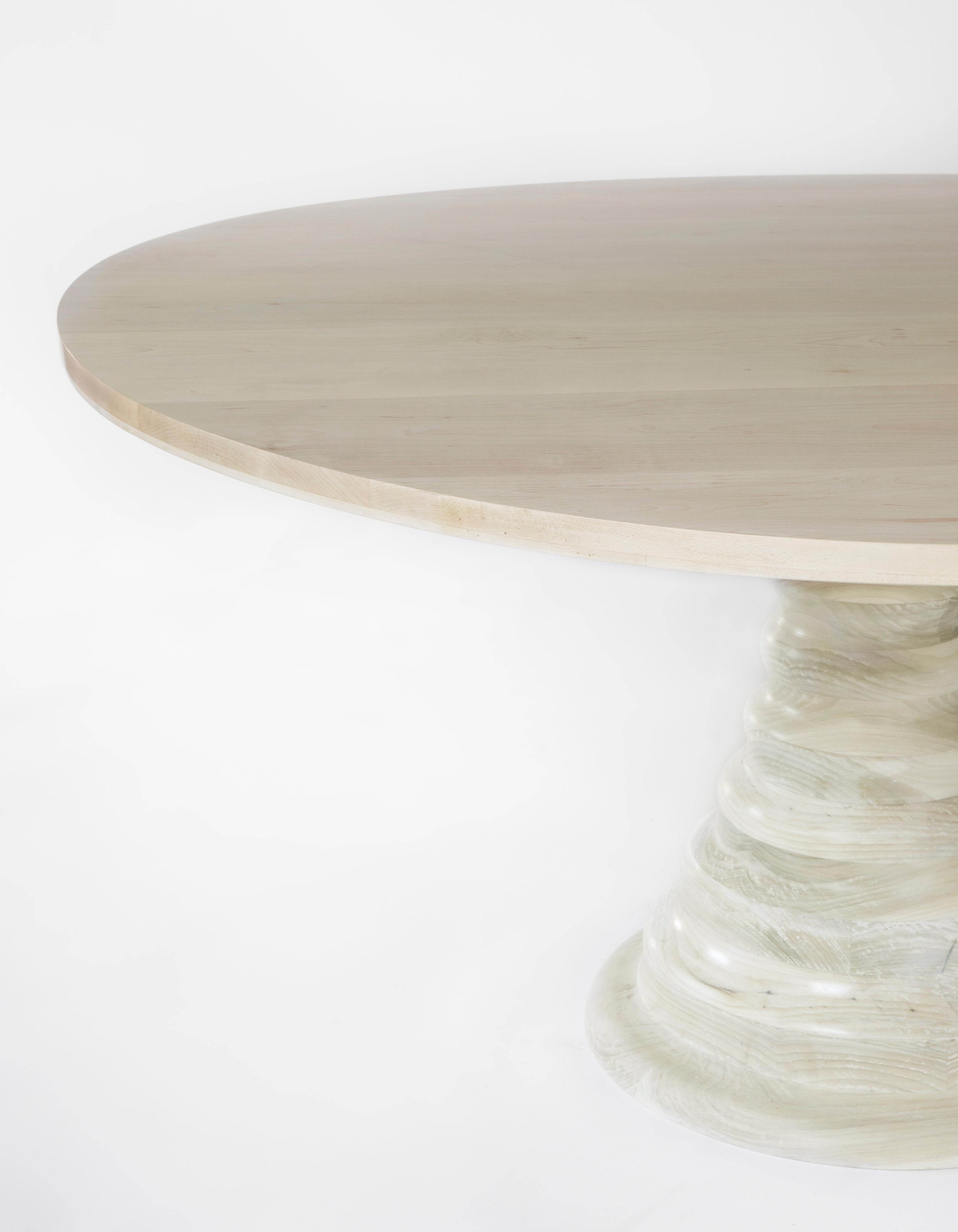 https://a.1stdibscdn.com/amelia-single-pedestal-table-antique-white-for-sale-picture-2/f_107842/f_485580221769637935459/Summer_2019_Doorman_Designs_29_master.JPG