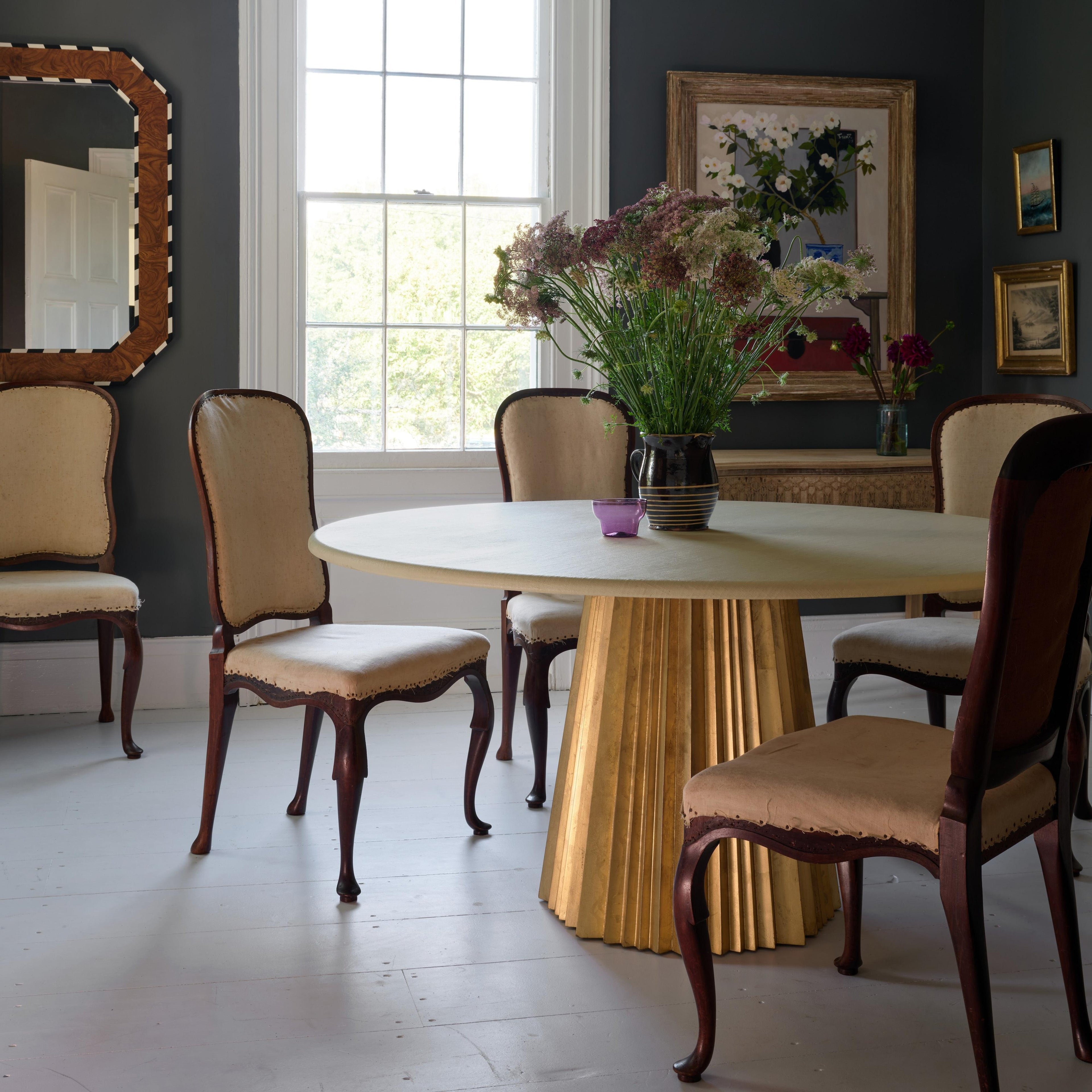 https://a.1stdibscdn.com/sunburst-round-dining-table-by-bunny-williams-home-for-sale-picture-6/f_83572/f_483270521768421637090/Sunburst2023_edited_61e736ea_a1f7_42ad_a723_1ba59247427e_master.jpg