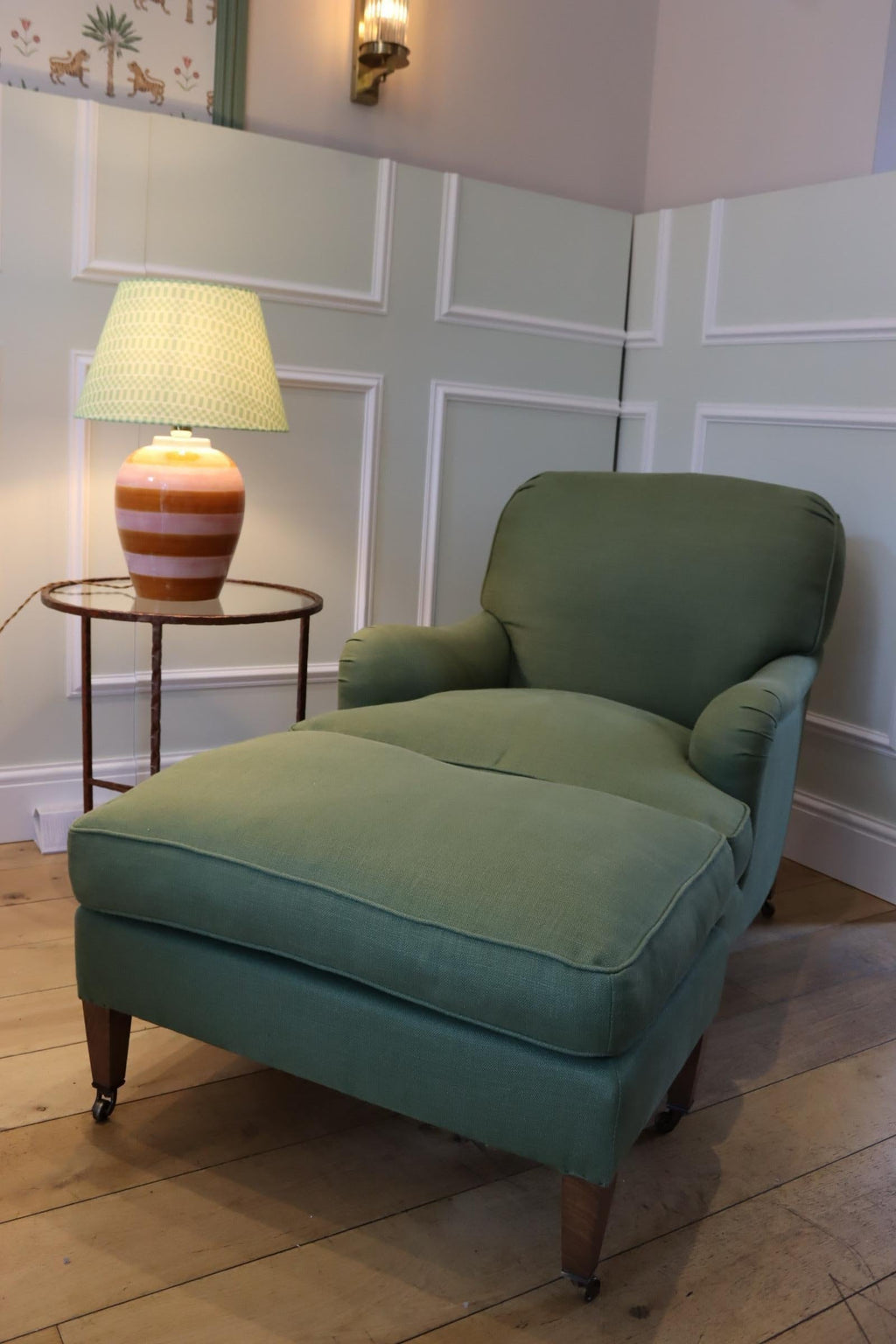 https://a.1stdibscdn.com/susan-osbourne-gainsborough-armchair-in-green-linen-howard-style-for-sale-picture-6/f_107472/f_47907782/Susan_Osbourne_Gainsborough_Chair_1765282483597_master.JPG