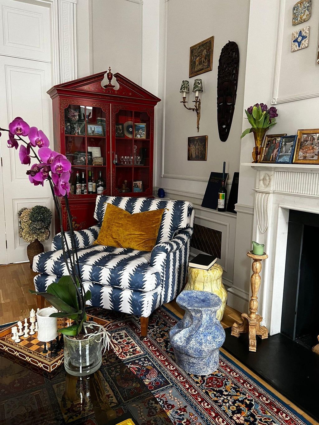 https://a.1stdibscdn.com/susan-osbourne-pair-of-gainsborough-armchairs-in-green-linen-howard-style-for-sale-picture-9/f_107472/f_484673021773939648684/Susna_Osbourne_Gainsborough_Client_01_master.JPG