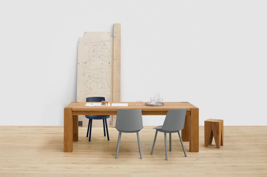 https://a.1stdibscdn.com/e15-bigfoot-table-by-philipp-mainzer-for-sale-picture-7/12330573/f_152593711561713677761/TA04_BIGFOOT_CH04_HOUDINI_ST04_BACKENZAHN_CM05_HABIBI_master.jpg
