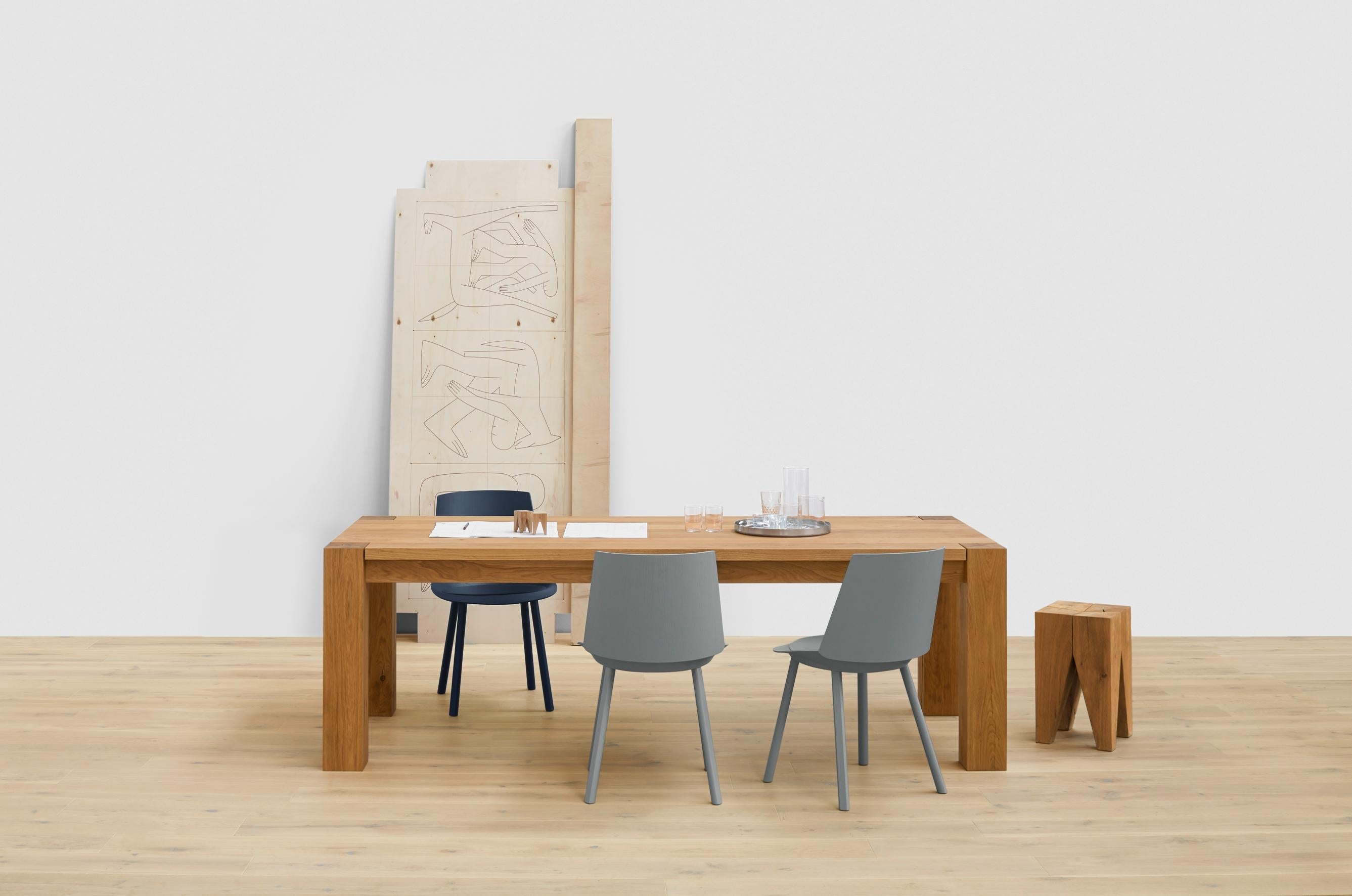 https://a.1stdibscdn.com/e15-bigfoot-table-by-philipp-mainzer-for-sale-picture-7/12330573/f_152593711561713677761/TA04_BIGFOOT_CH04_HOUDINI_ST04_BACKENZAHN_CM05_HABIBI_master.jpg
