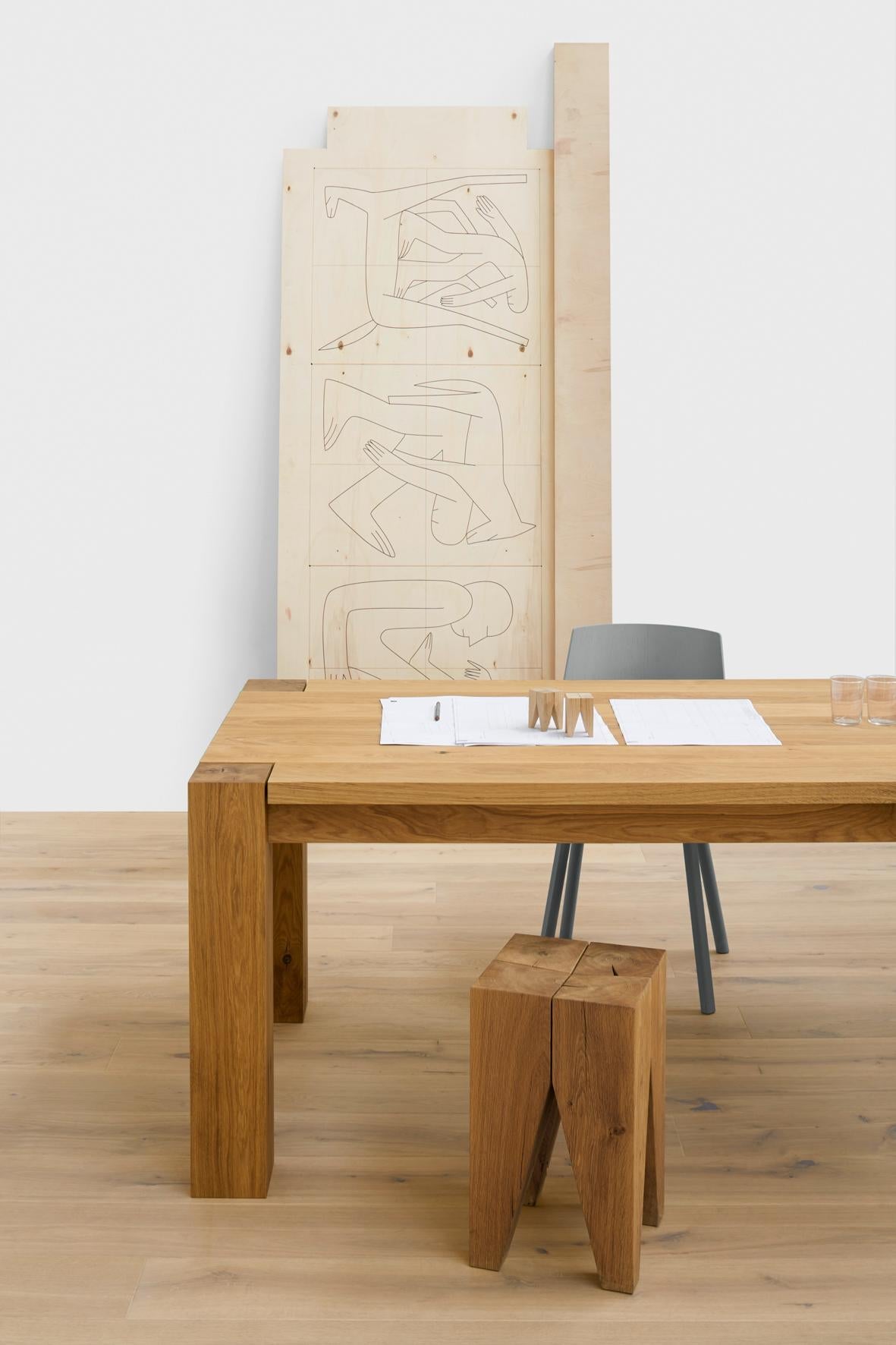 https://a.1stdibscdn.com/e15-bigfoot-table-by-philipp-mainzer-for-sale-picture-5/12330573/f_152593711561713665819/TA04_BIGFOOT_CH04_HOUDINI_ST04_BACKENZAHN_master.jpg