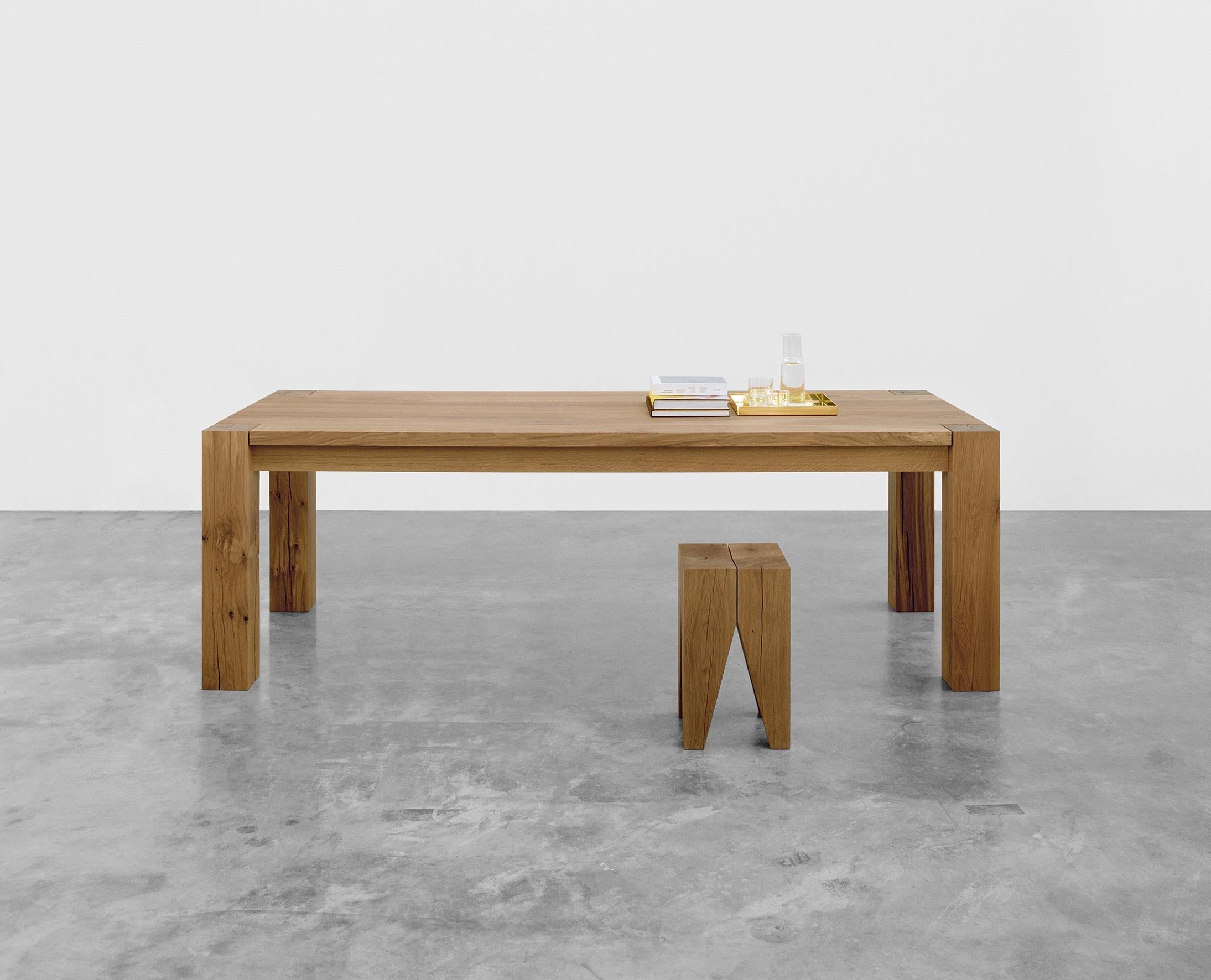 https://a.1stdibscdn.com/e15-bigfoot-table-by-philipp-mainzer-for-sale-picture-10/12330573/f_152593711561713719720/TA04_BIGFOOT_ST04_BACKENZAHN_CM04_ITO_master.jpg