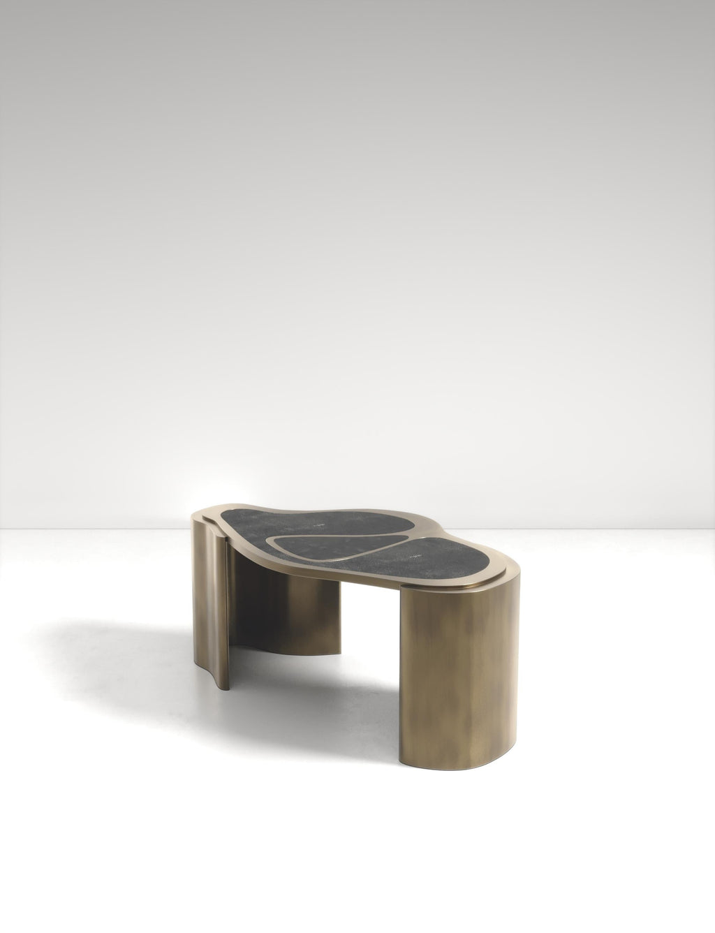 https://a.1stdibscdn.com/shagreen-coffee-table-with-bronze-patina-brass-details-by-kifu-paris-for-sale-picture-2/f_45491/f_378529821704762184309/TABLE0001_2_copie_master.jpg