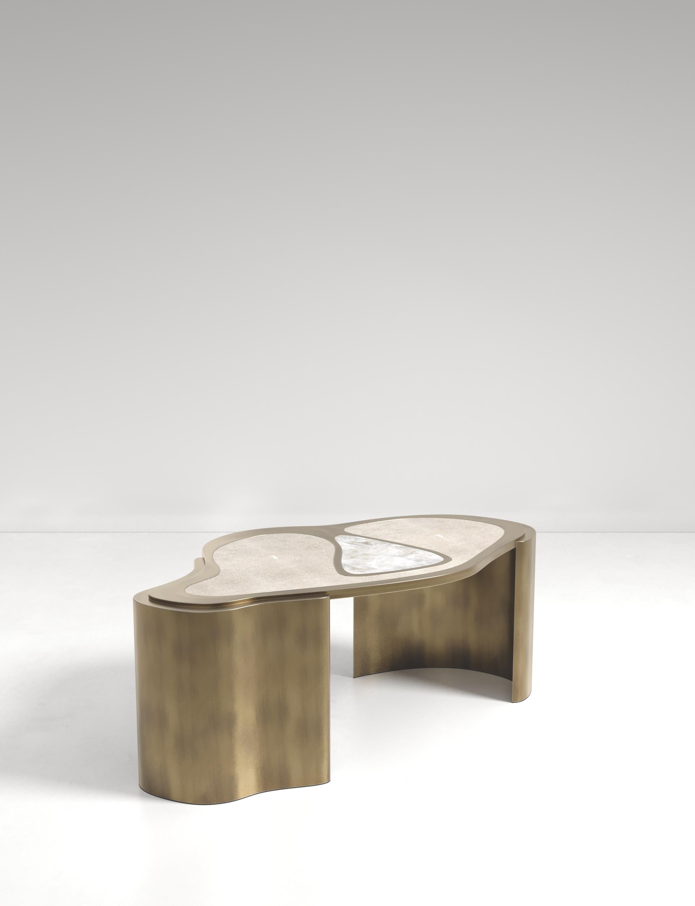 https://a.1stdibscdn.com/shagreen-coffee-table-with-bronze-patina-brass-details-by-kifu-paris-for-sale-picture-6/f_45491/f_378529821704762179619/TABLE0002_copie_master.jpg