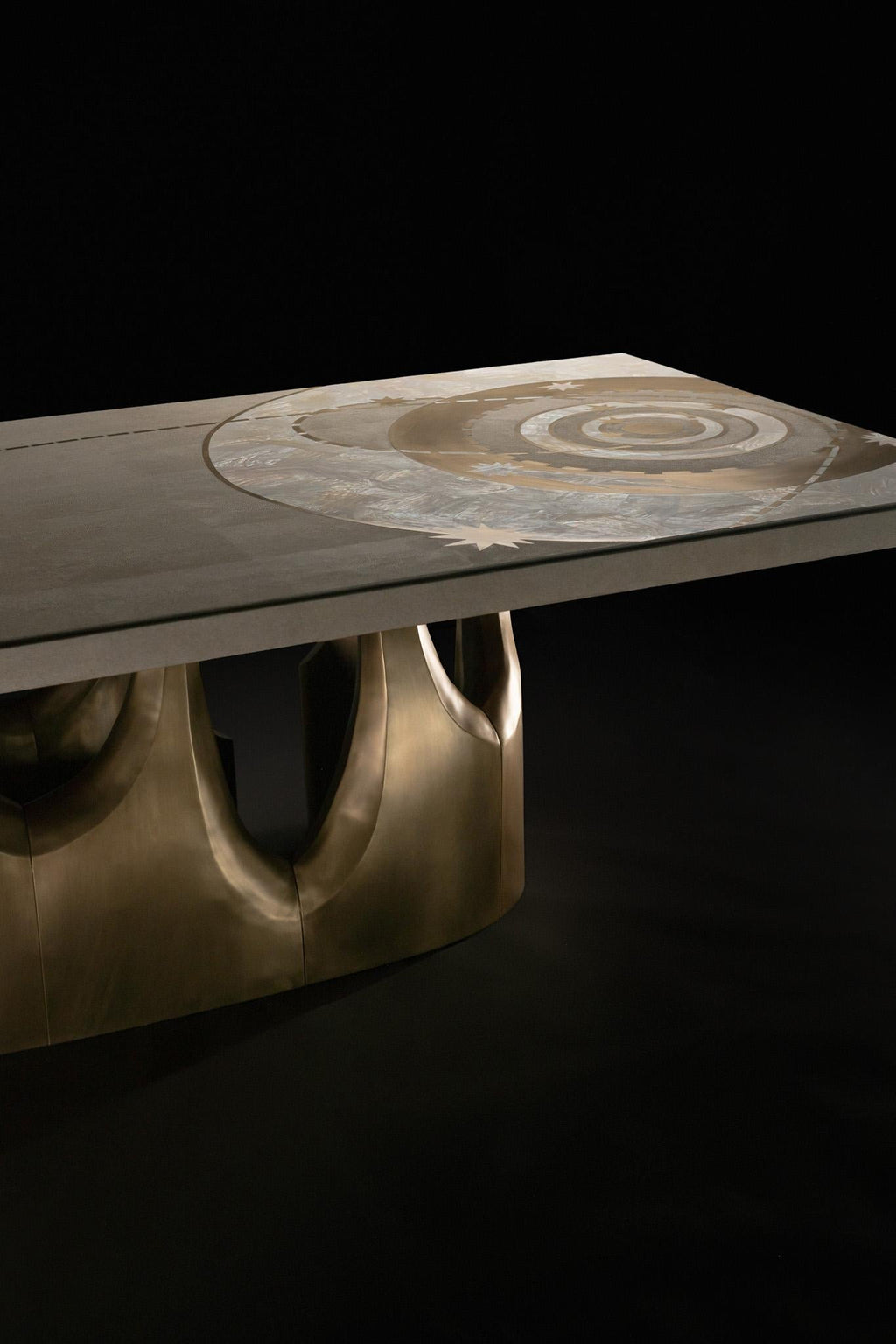 https://a.1stdibscdn.com/shagreen-dining-table-with-bronze-patina-brass-accents-by-ry-augousti-for-sale-picture-3/f_45491/f_487148621770609862697/TABLE_3_2_master.jpg