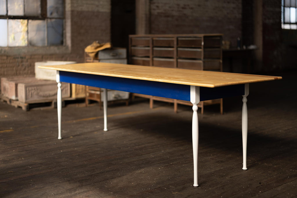 https://a.1stdibscdn.com/pine-farm-table-with-turned-legs-by-alabama-sawyer-for-sale-picture-4/f_43982/f_431688621736963634954/TABLE_FARM_PINE118_final_3000px_master.jpg