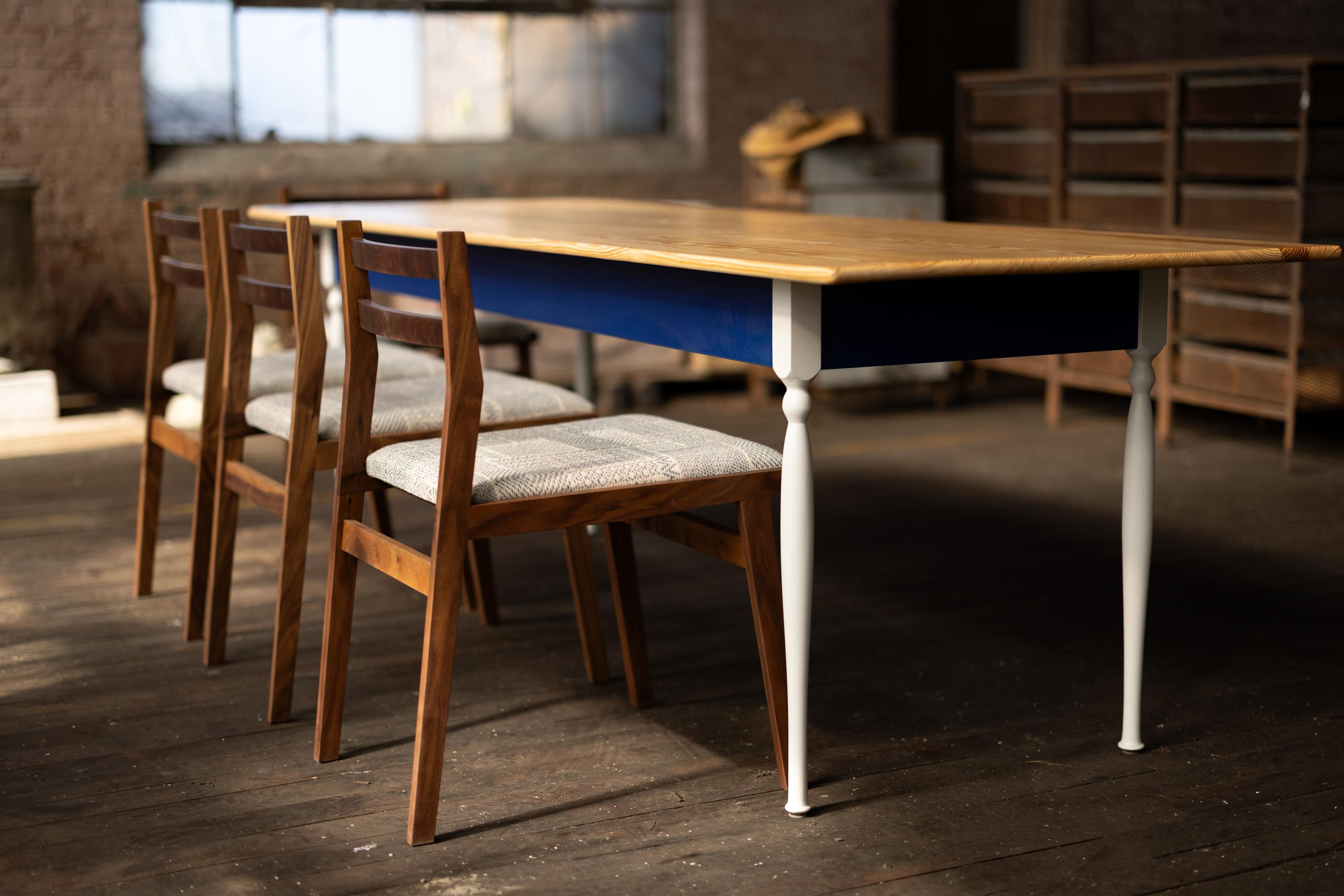 https://a.1stdibscdn.com/pine-farm-table-with-turned-legs-by-alabama-sawyer-for-sale-picture-8/f_43982/f_431688621736963635071/TABLE_FARM_PINE132_final_3000px_master.jpg