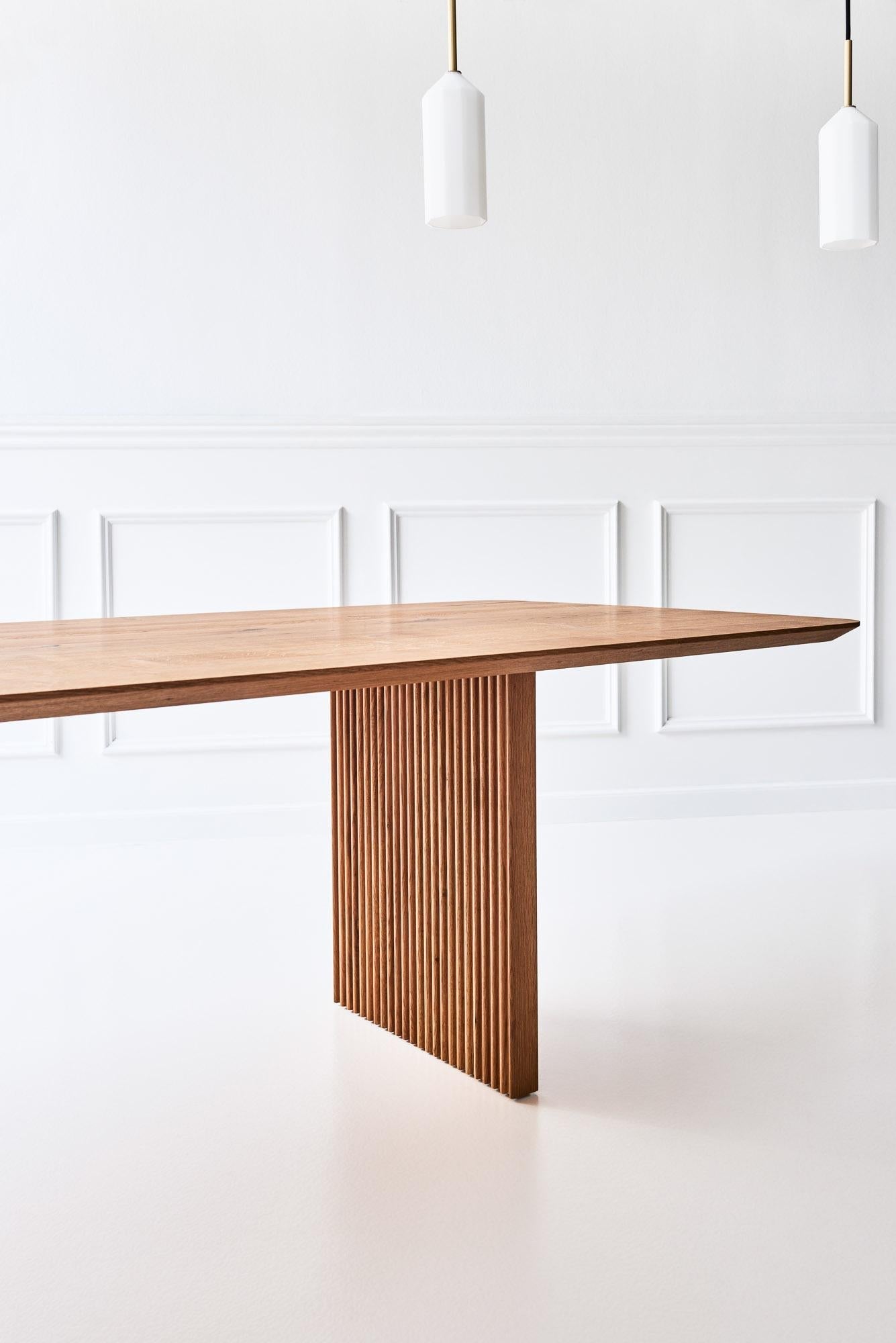 https://a.1stdibscdn.com/customizable-dining-table-ten-400-natural-oak-for-sale-picture-4/f_31233/f_278135521647429224126/TEN_TABLE_3_master.jpeg