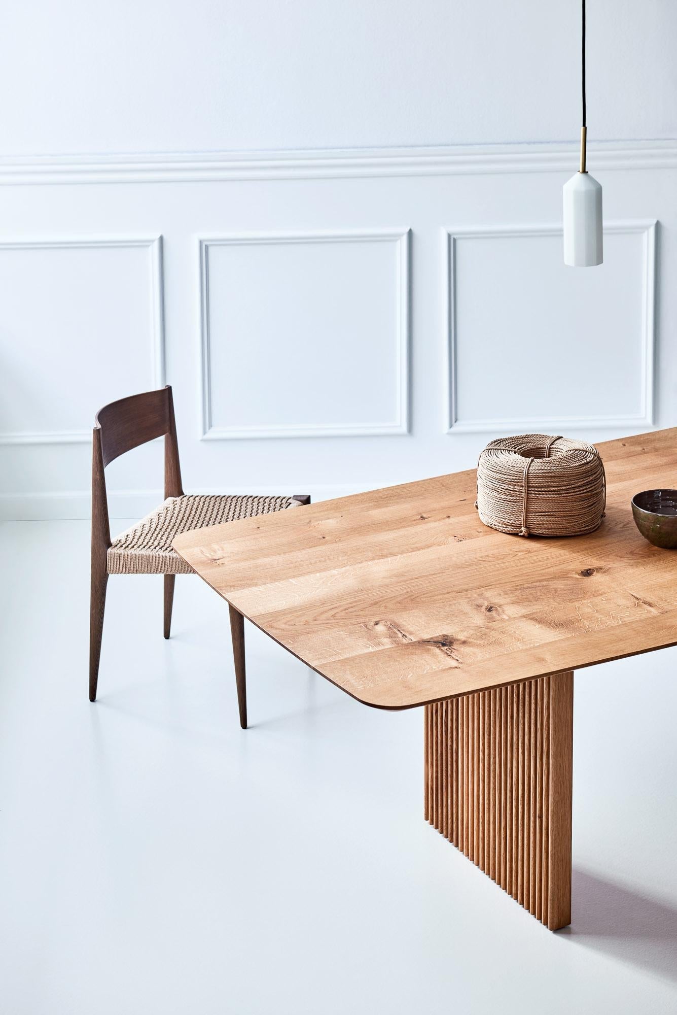 https://a.1stdibscdn.com/customizable-dining-table-ten-400-natural-oak-for-sale-picture-6/f_31233/f_278135521647429230681/TEN_TABLE_5_master.jpeg