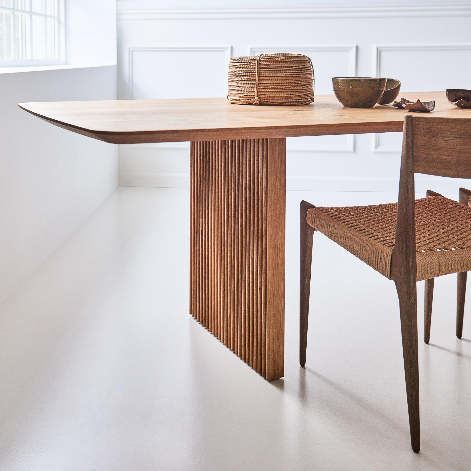 https://a.1stdibscdn.com/customizable-dining-table-ten-300-natural-oak-for-sale-picture-7/f_31233/f_278134621647428455661/TEN_TABLE_6_master.jpeg