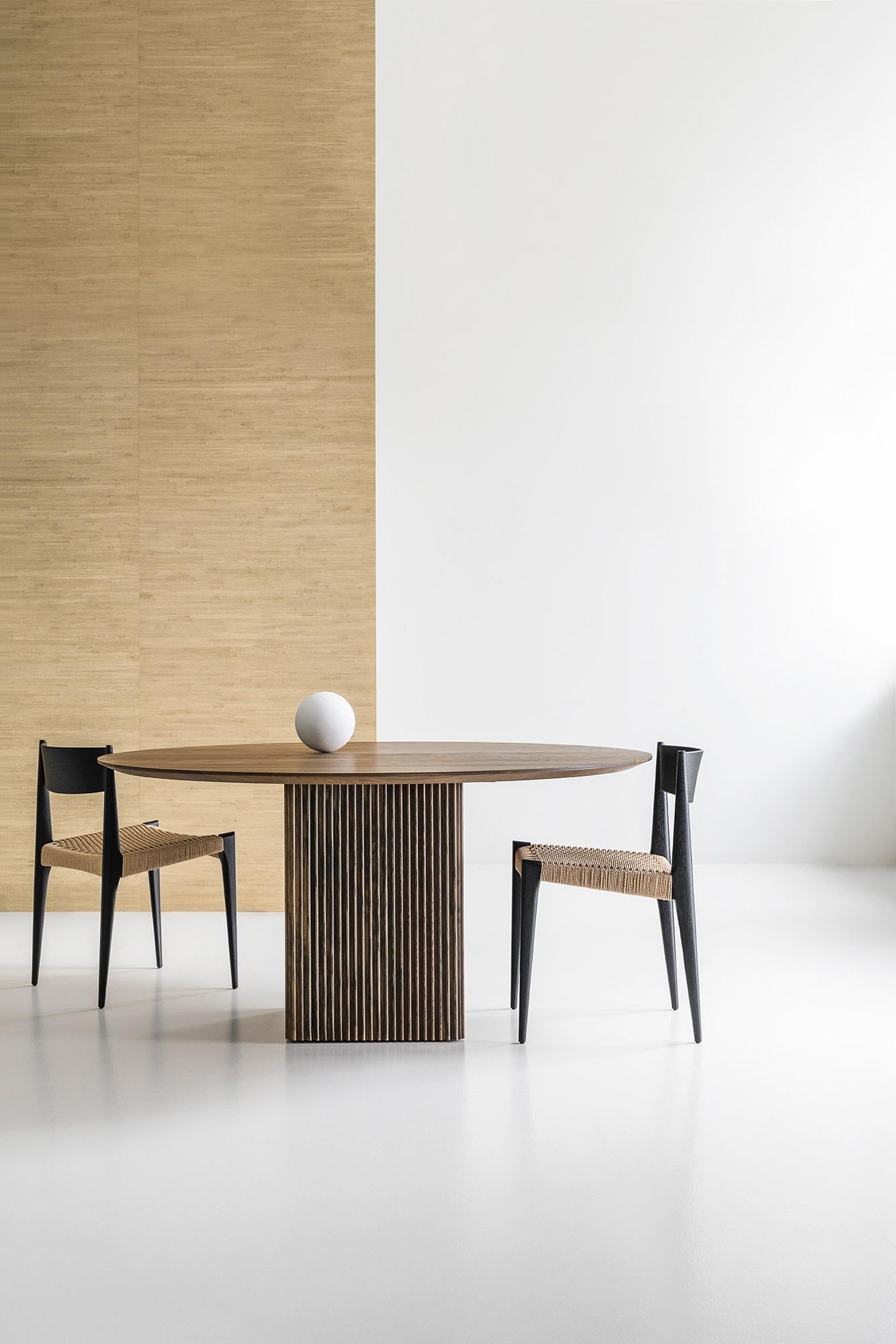 https://a.1stdibscdn.com/customizable-round-dining-table-ten-more-sizes-more-wood-finishes-for-sale-picture-2/f_31233/f_231337821616860839340/TEN_TABLE_ROUND_150cm_smoked_oak_with_PIA_II6_LOW_master.jpg
