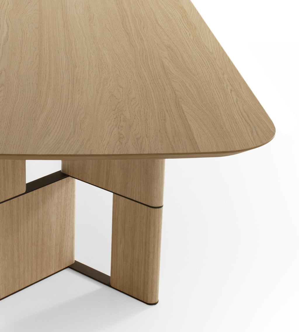 https://a.1stdibscdn.com/tetris-oak-dining-table-10-seats-by-morica-design-for-sale-picture-7/f_12192/f_449155821746635988027/TET_DI_RN_RN_MB_dettaglio01_1_1800x2000_master.jpg