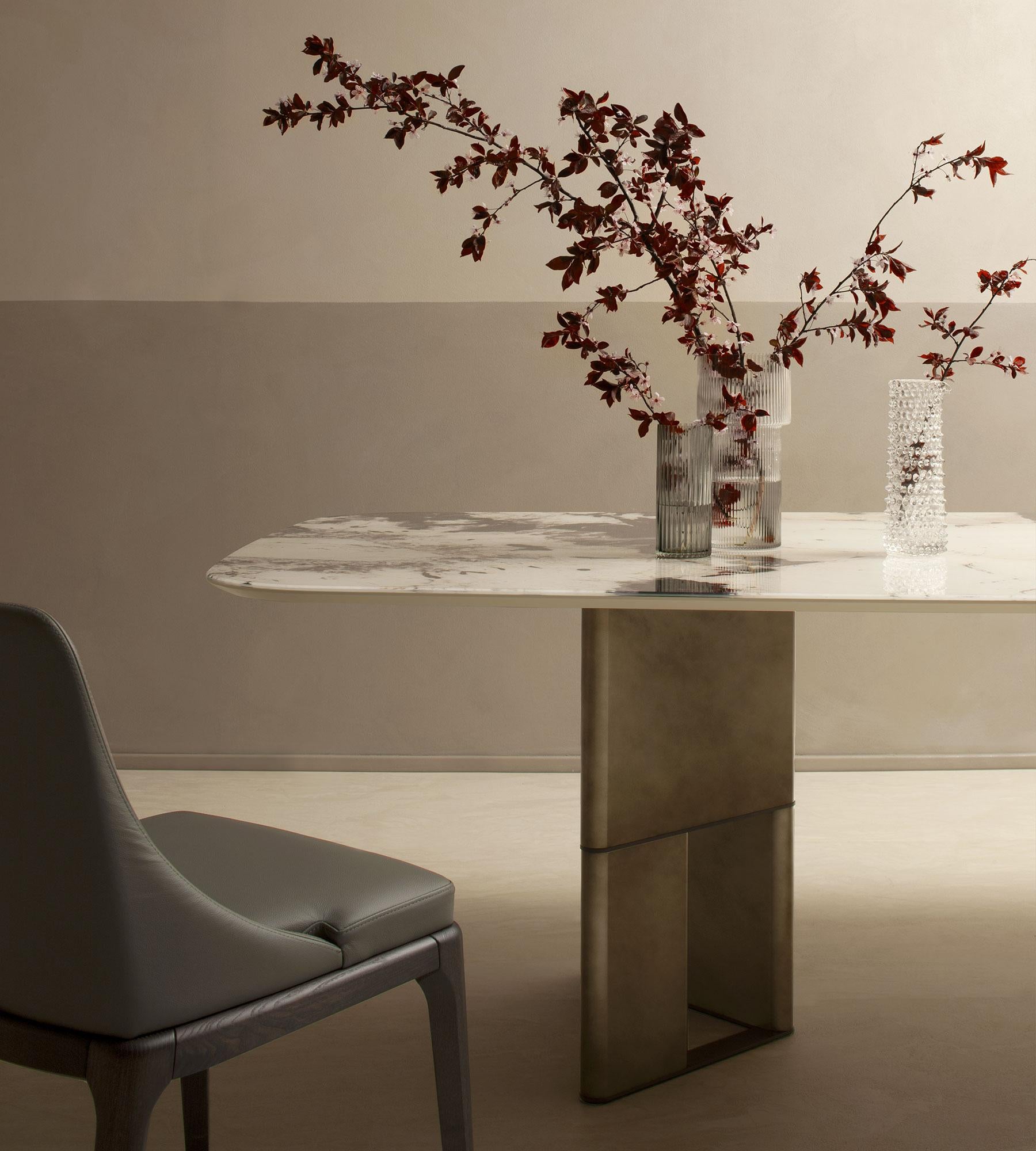 https://a.1stdibscdn.com/tetris-patagonia-glass-and-bronze-dining-table-10-seats-by-morica-design-for-sale-picture-4/f_12192/f_449165421746639623344/TET_DI_VP_BO_MB_sambiente02_1800x2000_master.jpg
