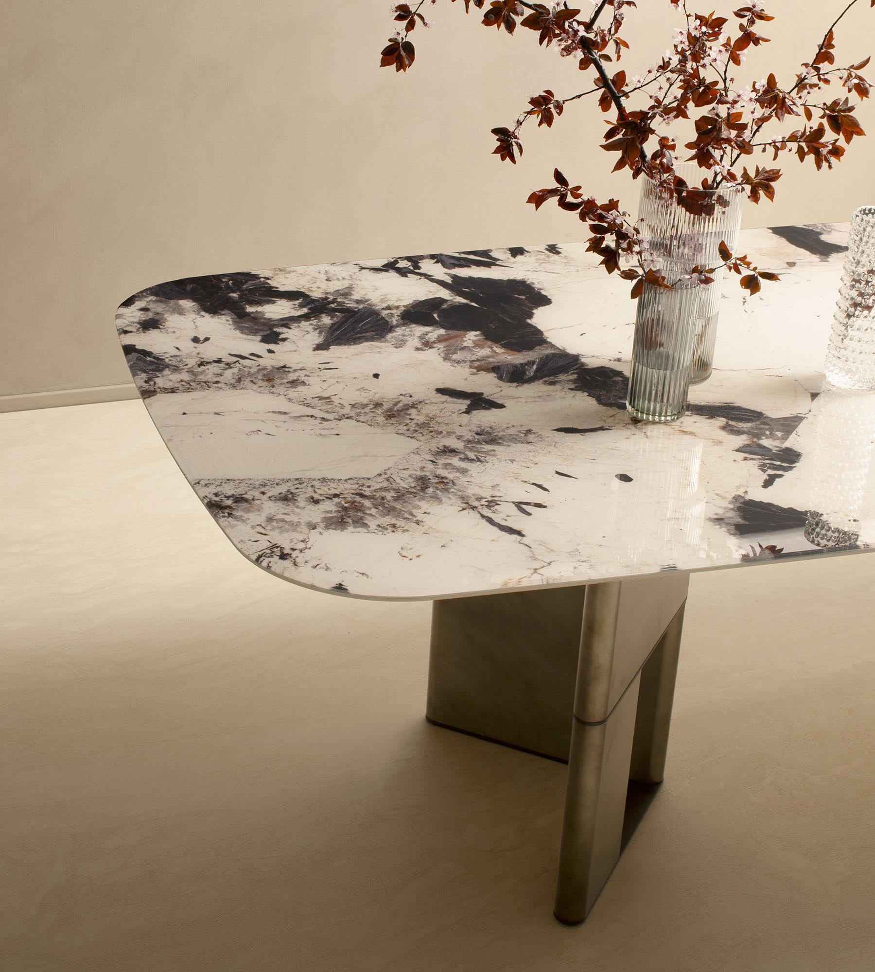 https://a.1stdibscdn.com/tetris-patagonia-glass-and-bronze-dining-table-10-seats-by-morica-design-for-sale-picture-5/f_12192/f_449165421746639623472/TET_DI_VP_BO_MB_sambiente03_1800x2000_master.jpg
