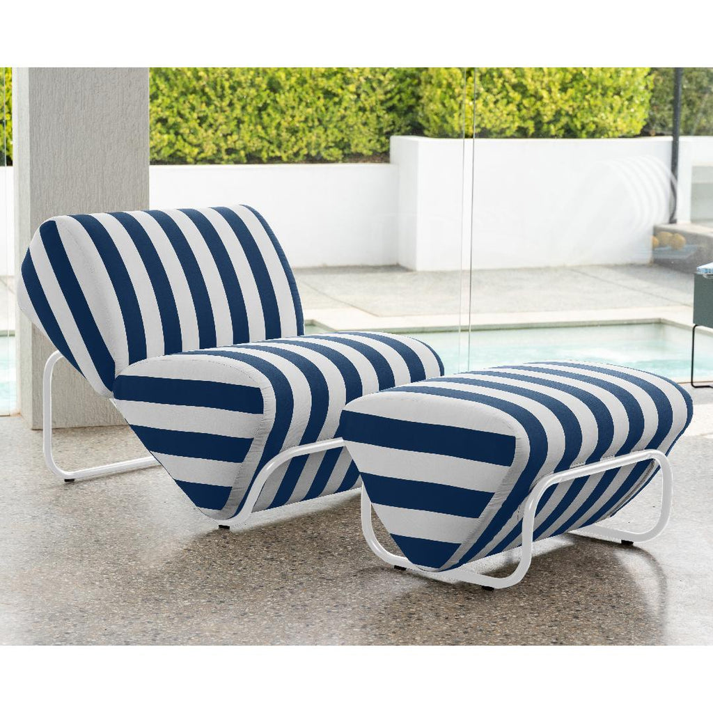 https://a.1stdibscdn.com/outdoor-trend-module-lounge-and-footstool-designed-in-1970-for-sale-picture-6/f_66742/f_320389321672809605216/THBROWN_Outdoor_Trend_Module_Lounge_and_Foot_stool_Photographer_by_Dorky_3_2_2_Marine_White_master.jpg