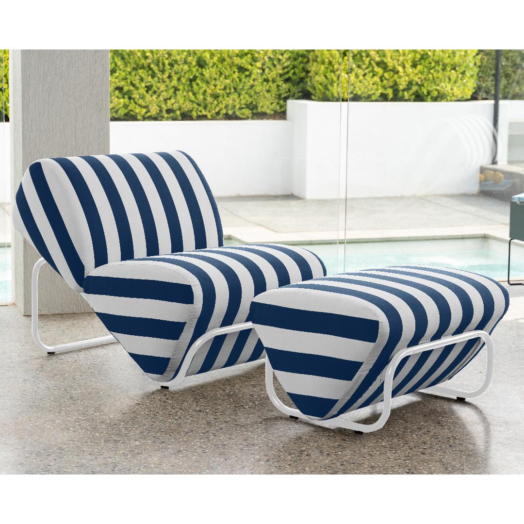 https://a.1stdibscdn.com/outdoor-trend-module-lounge-and-footstool-designed-in-1970-for-sale-picture-6/f_66742/f_320389321672809605216/THBROWN_Outdoor_Trend_Module_Lounge_and_Foot_stool_Photographer_by_Dorky_3_2_2_Marine_White_master.jpg
