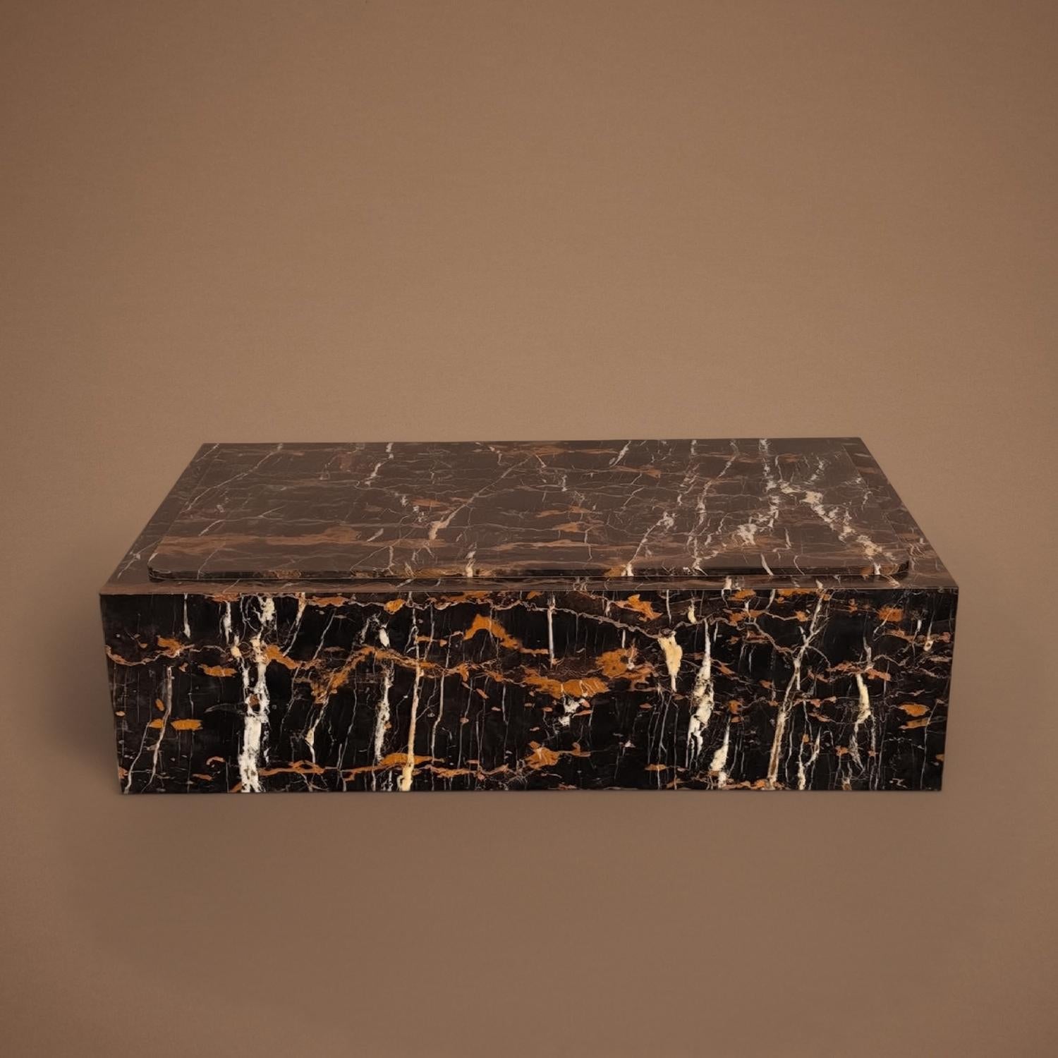 https://a.1stdibscdn.com/black-portoro-marble-coffee-table-for-sale-picture-2/f_107972/f_483592721768578558074/TH_VC154_master.jpg