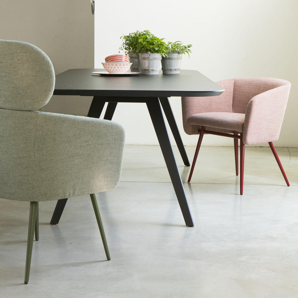 https://a.1stdibscdn.com/amy-met-black-dining-table-for-sale-picture-2/f_17062/f_169731621574351539113/TRABVI_100_A20191115_7_1ssmc7d_master.jpg