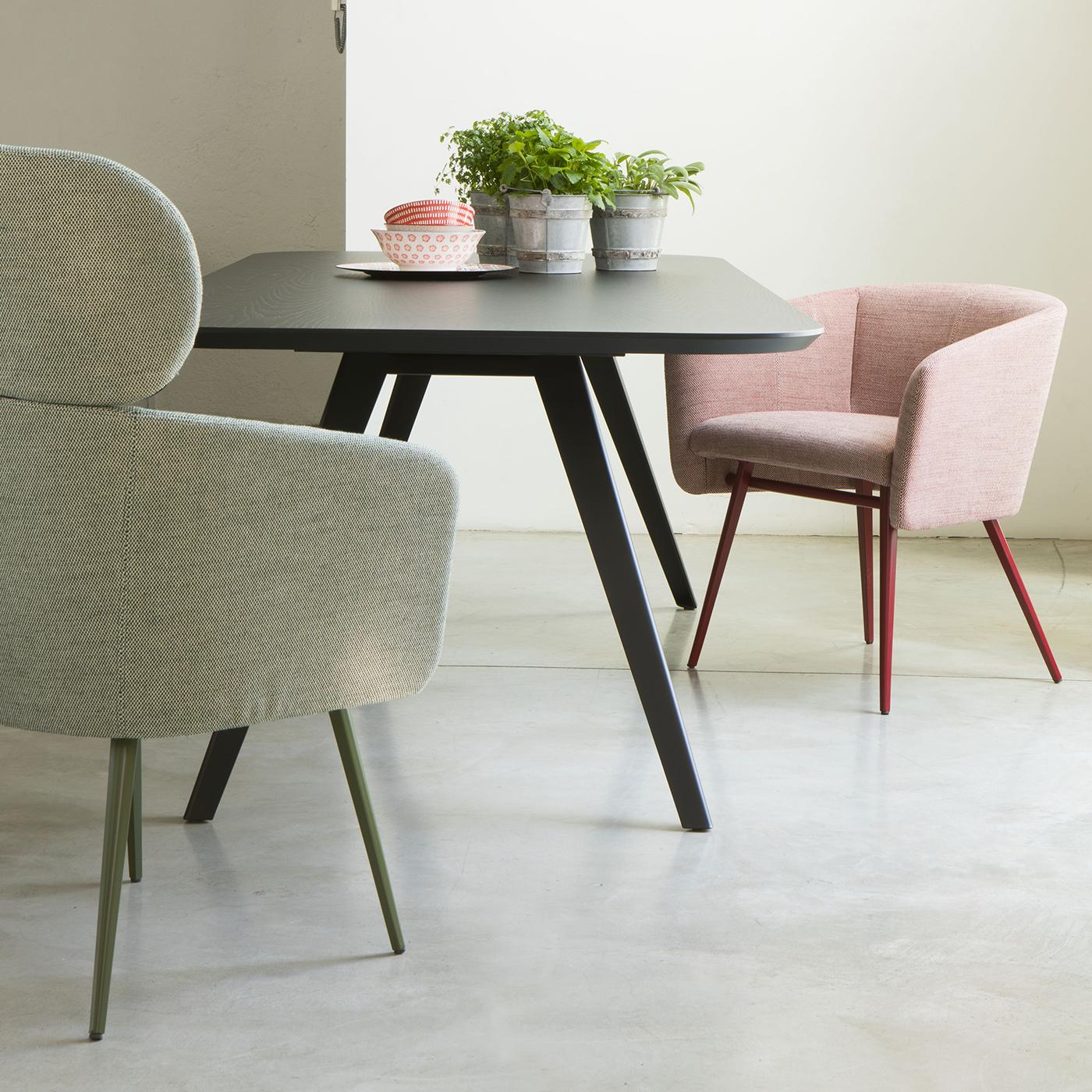 https://a.1stdibscdn.com/amy-met-black-dining-table-for-sale-picture-2/f_17062/f_169731621574351539113/TRABVI_100_A20191115_7_1ssmc7d_master.jpg