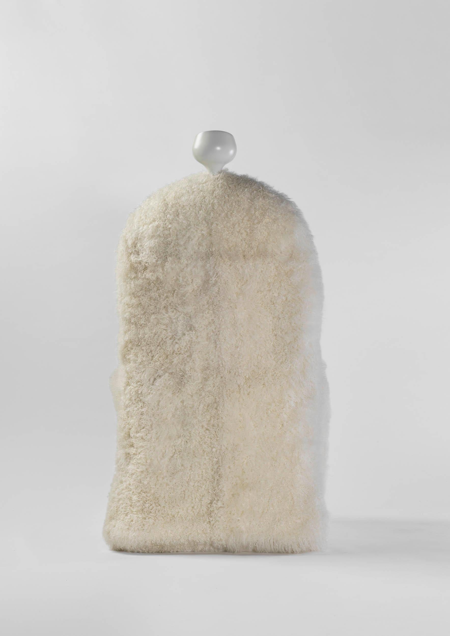 https://a.1stdibscdn.com/art-piece-sheepskin-upholster-invisible-personage-armchair-by-salvador-dali-for-sale-picture-4/f_30483/f_314684521669372991512/TRASERA_master.jpg