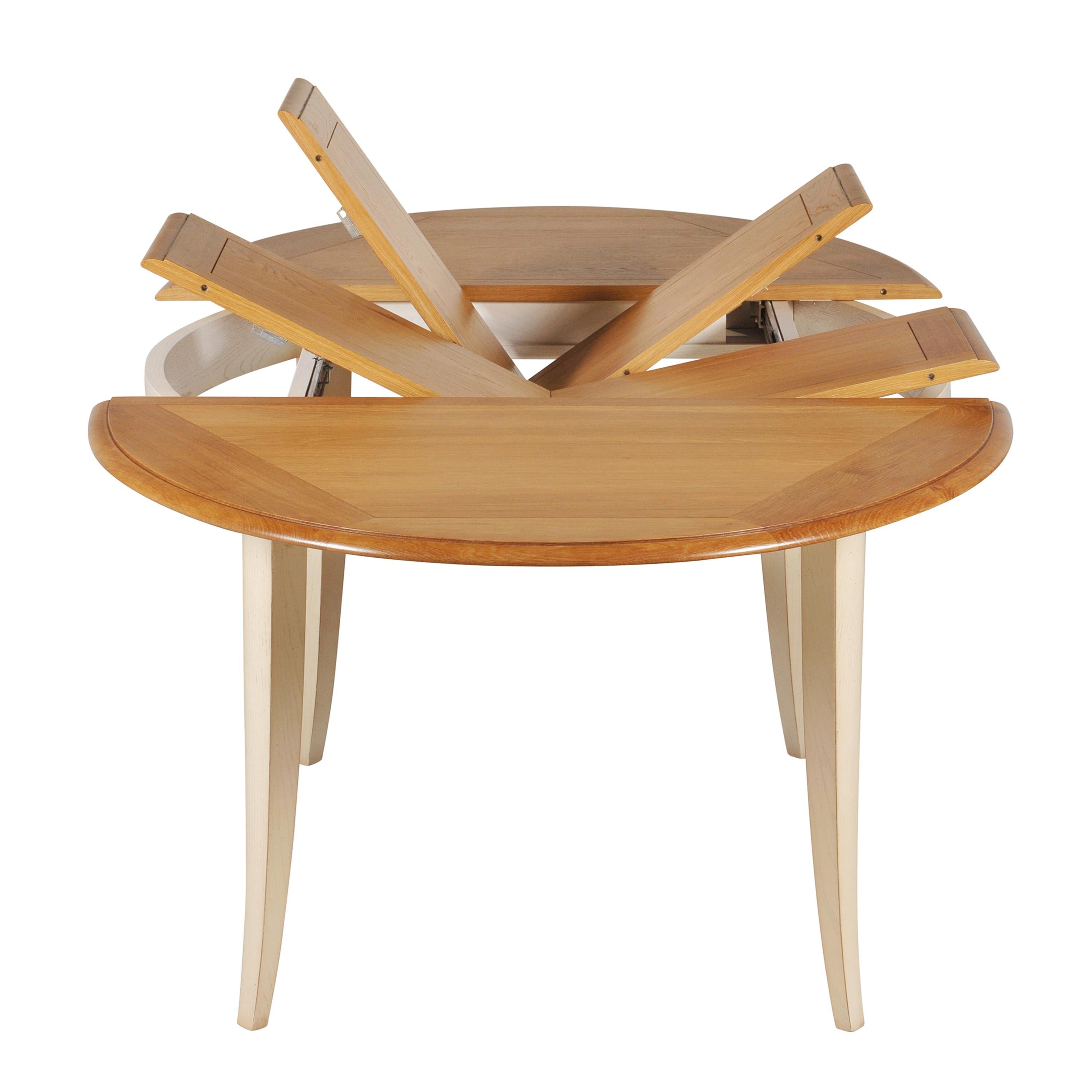 https://a.1stdibscdn.com/oval-extensible-dining-table-in-solid-oak-in-a-french-countryside-style-for-sale-picture-6/f_57342/f_256699021633960801529/TRA_5703CCBC_Table_ovale_2_allonges_ch_ne_cannelle_et_blanc_cr_me_2_allonges_d_pli_es_face_3000x3000_master.jpg