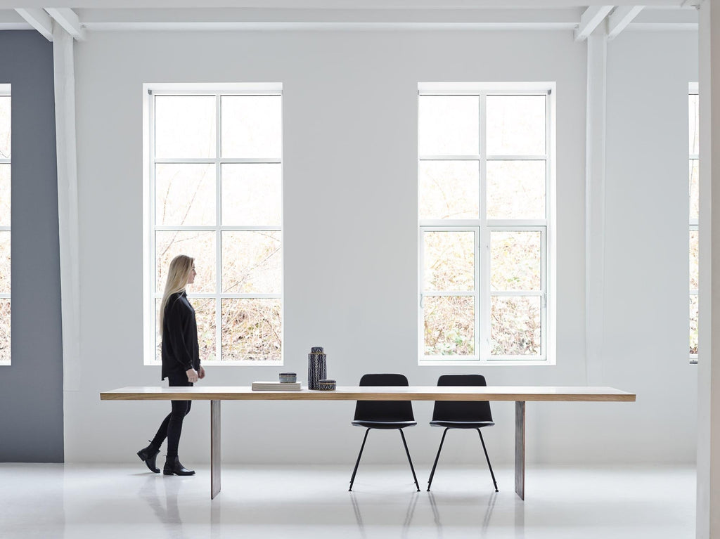 https://a.1stdibscdn.com/customizable-dining-table-tree-more-sizes-more-finishes-for-sale-picture-3/f_31233/f_231340121616862098585/TREE_TABLE_50_mm_SCP_PERSON_STYLED_master.jpg