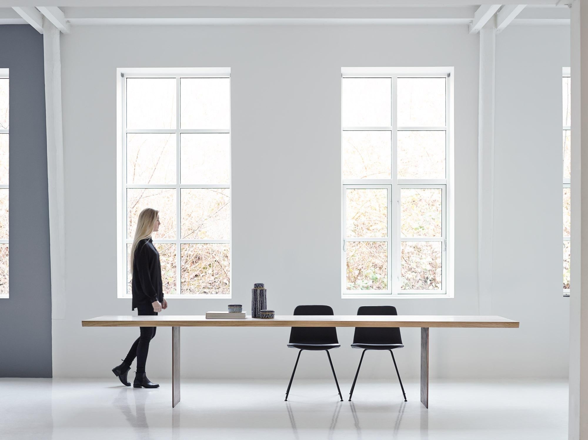 https://a.1stdibscdn.com/customizable-dining-table-tree-more-sizes-more-finishes-for-sale-picture-3/f_31233/f_231340121616862098585/TREE_TABLE_50_mm_SCP_PERSON_STYLED_master.jpg