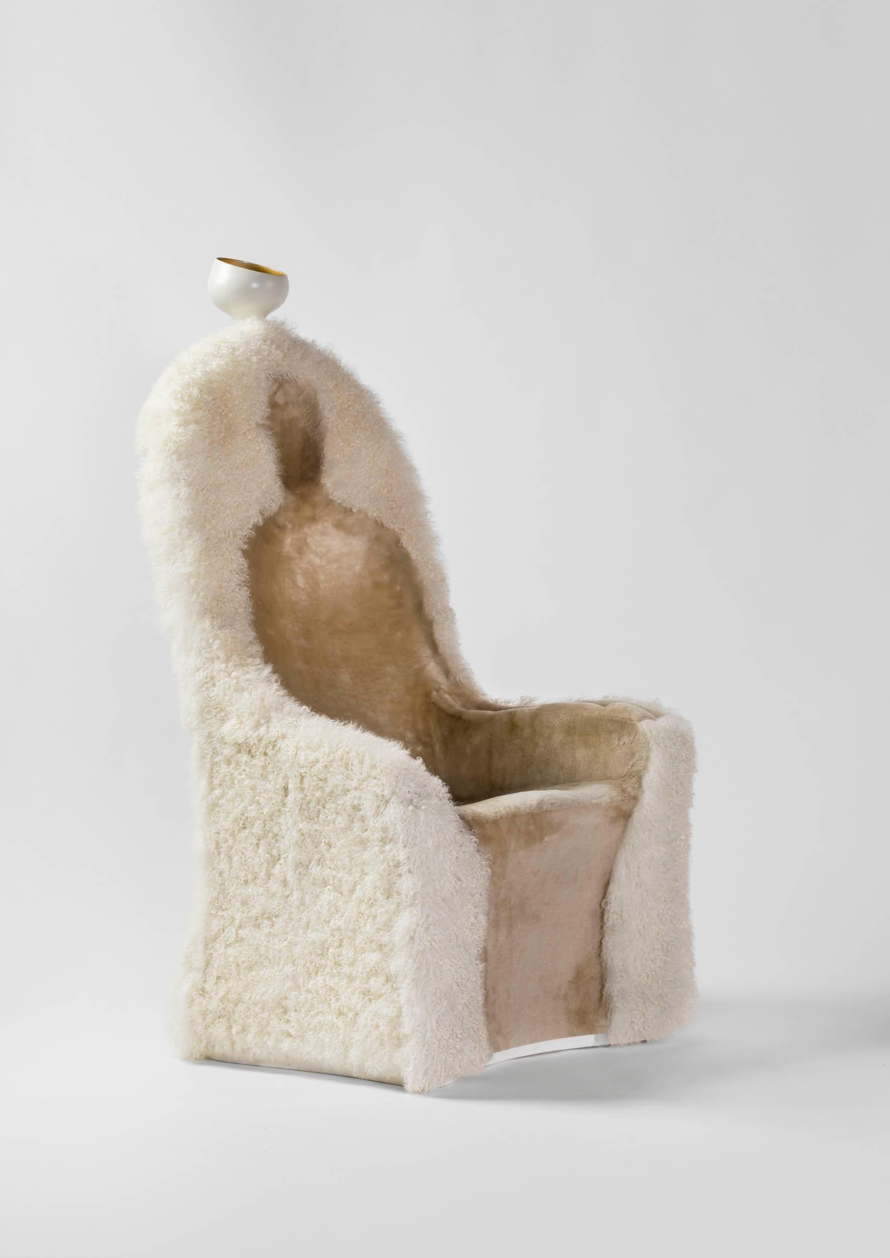 https://a.1stdibscdn.com/art-piece-sheepskin-upholster-invisible-personage-armchair-by-salvador-dali-for-sale-picture-2/f_30483/f_314684521669372990193/TRES_CUARTOS_DELANTERA_master.jpg
