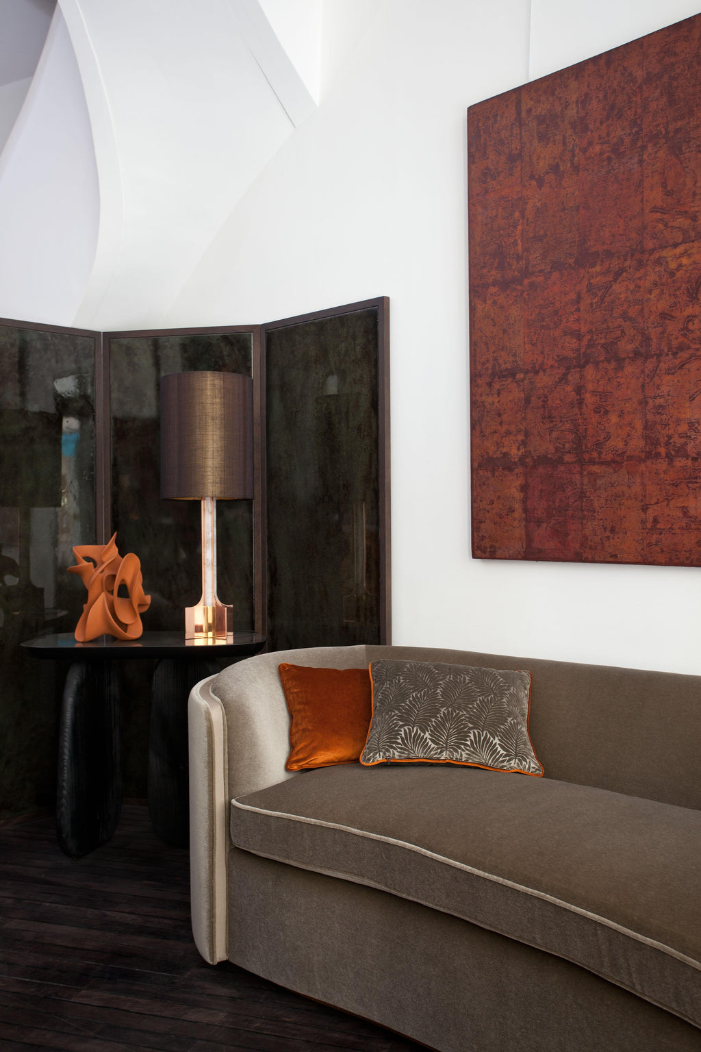 https://a.1stdibscdn.com/les-bains-sofa-tristan-auer-for-sale-picture-9/f_52202/f_253543321647514225847/TRISTAN_AUER_AJS_photo_galerie_Roberta_Valeria_master.jpg
