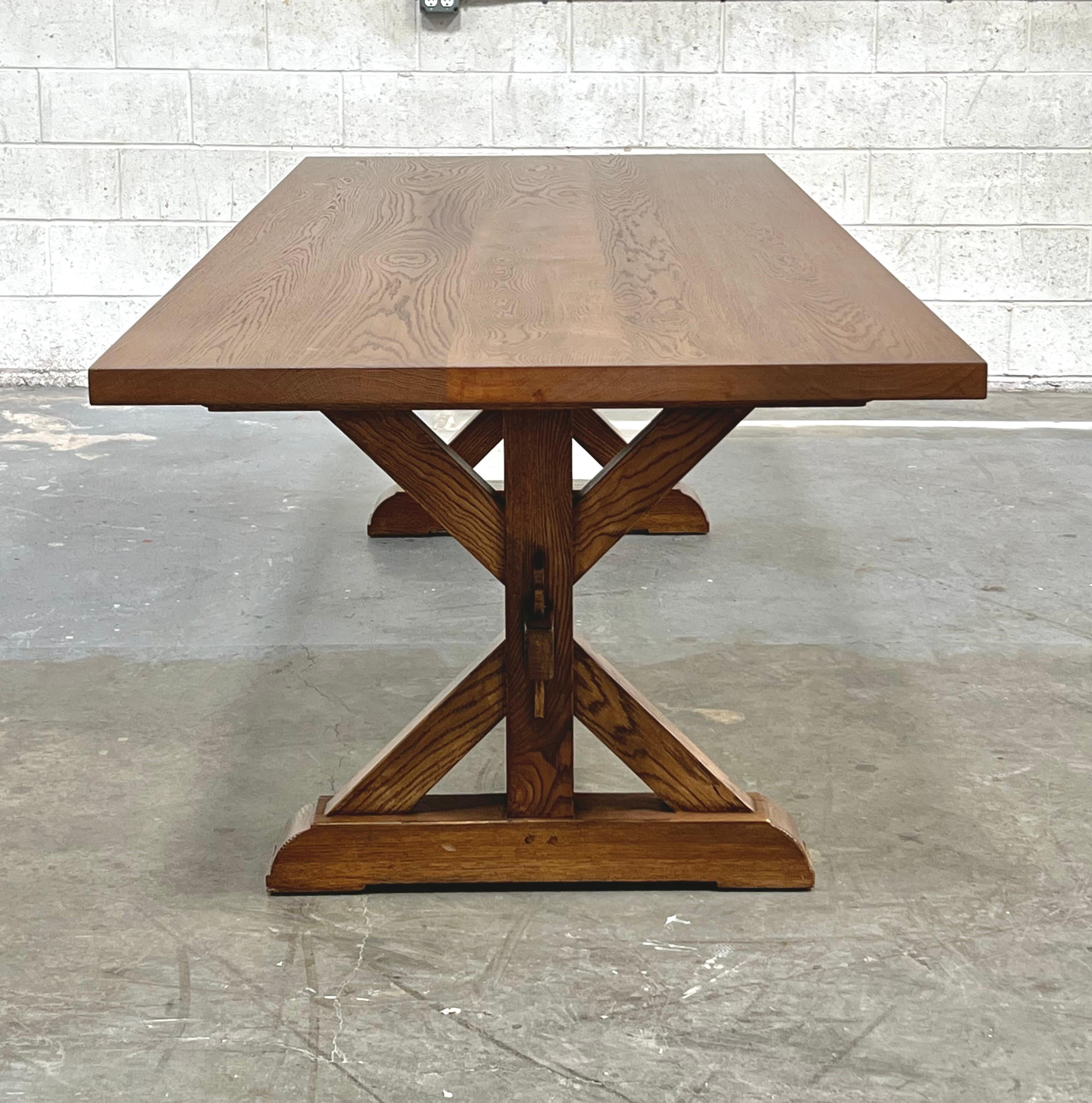 https://a.1stdibscdn.com/custom-oak-farm-table-for-sale-picture-4/f_8065/f_355943021691425347093/TT19_2_3_master.jpg